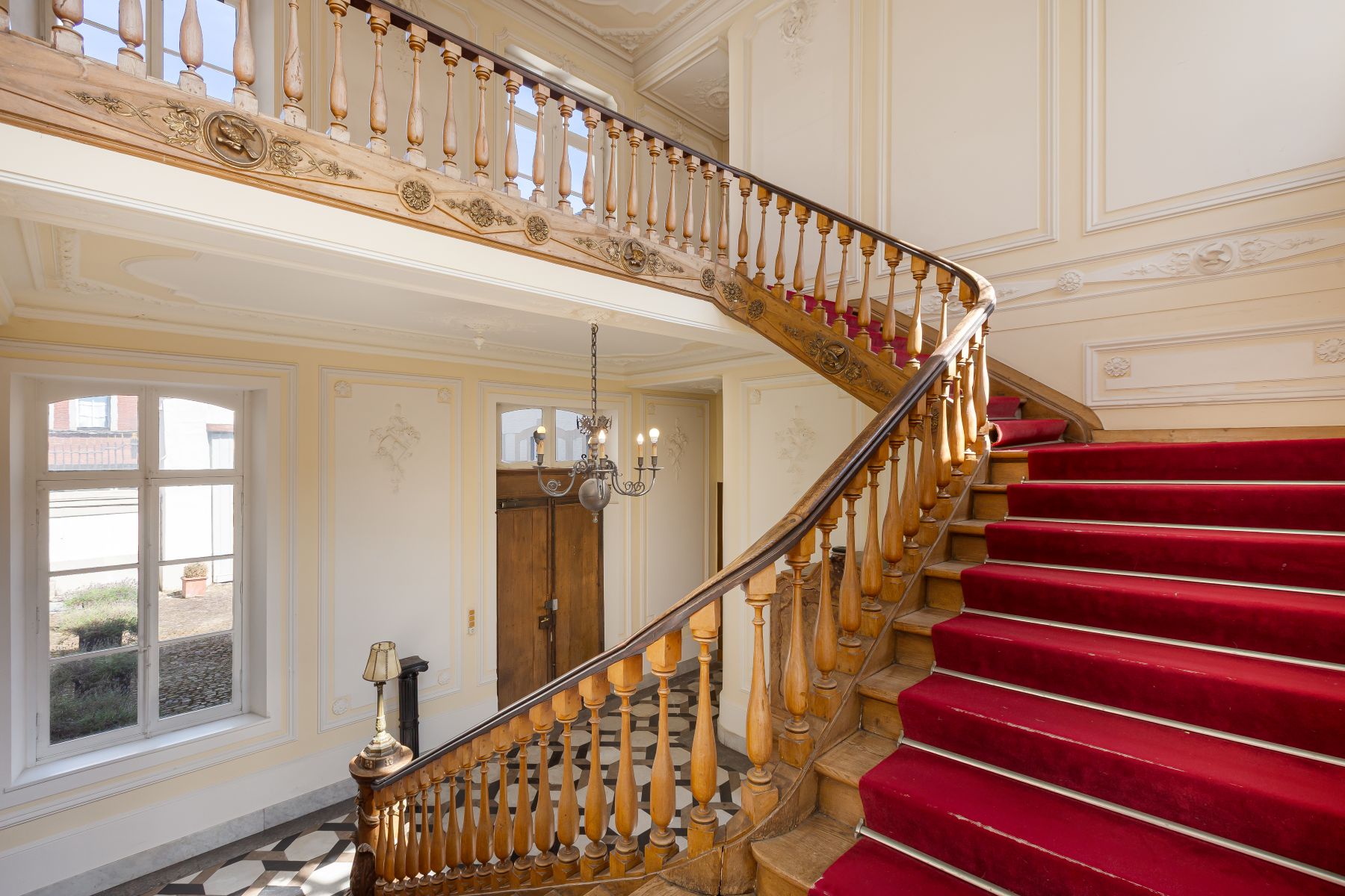  Exceptional Living: Listed Historic Townhouse in the Heart of Aachen - 物件實景