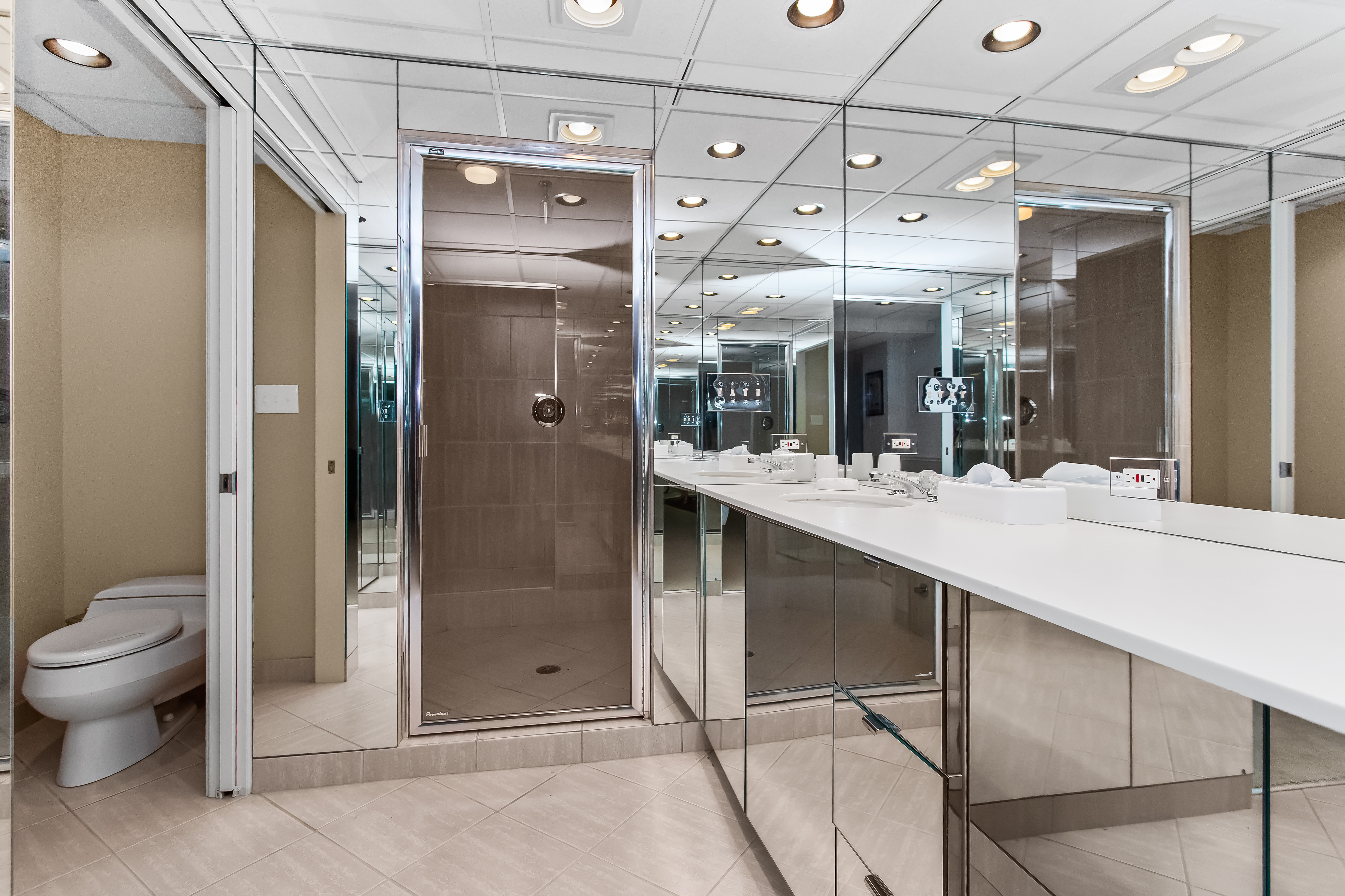  Low-Maintenance Living Without Compromising on Space, Character, or Privacy - 物件實景