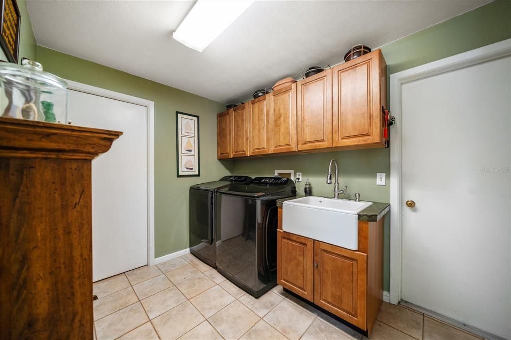 Dunedin, Florida, 34698, United States, 4 Bedrooms Bedrooms, ,3 BathroomsBathrooms,Residential,For Sale,1995790