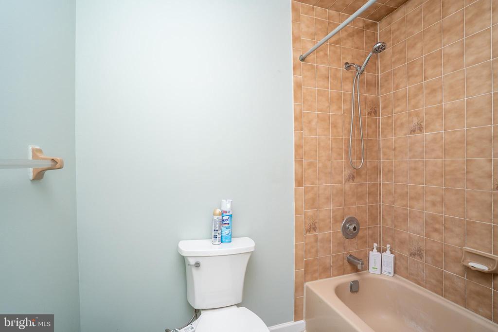 Princeton Junction, New Jersey, 08550, United States, 4 Bedrooms Bedrooms, ,3 BathroomsBathrooms,Residential,For Sale,1943905