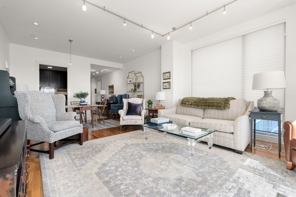 Boston, Massachusetts, 02210, United States, 2 Bedrooms Bedrooms, ,3 BathroomsBathrooms,Residential,For Sale,1770801