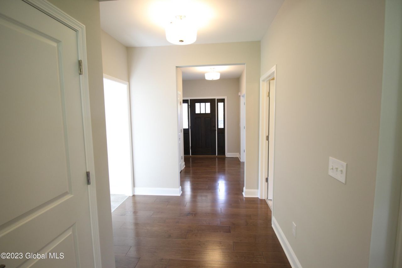 Clifton Park, New York, 12065, United States, 4 Bedrooms Bedrooms, ,3 BathroomsBathrooms,Residential,For Sale,1933145