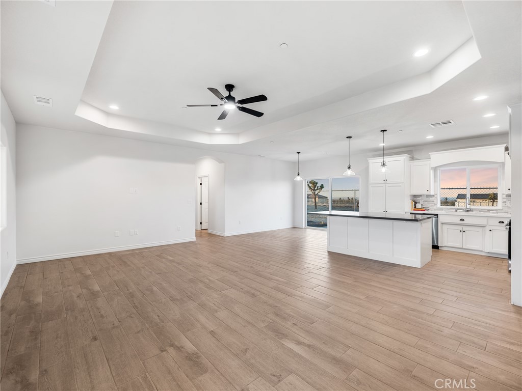 Pinon Hills, California, 92372, United States, 4 Bedrooms Bedrooms, ,3 BathroomsBathrooms,Residential,For Sale,1989561