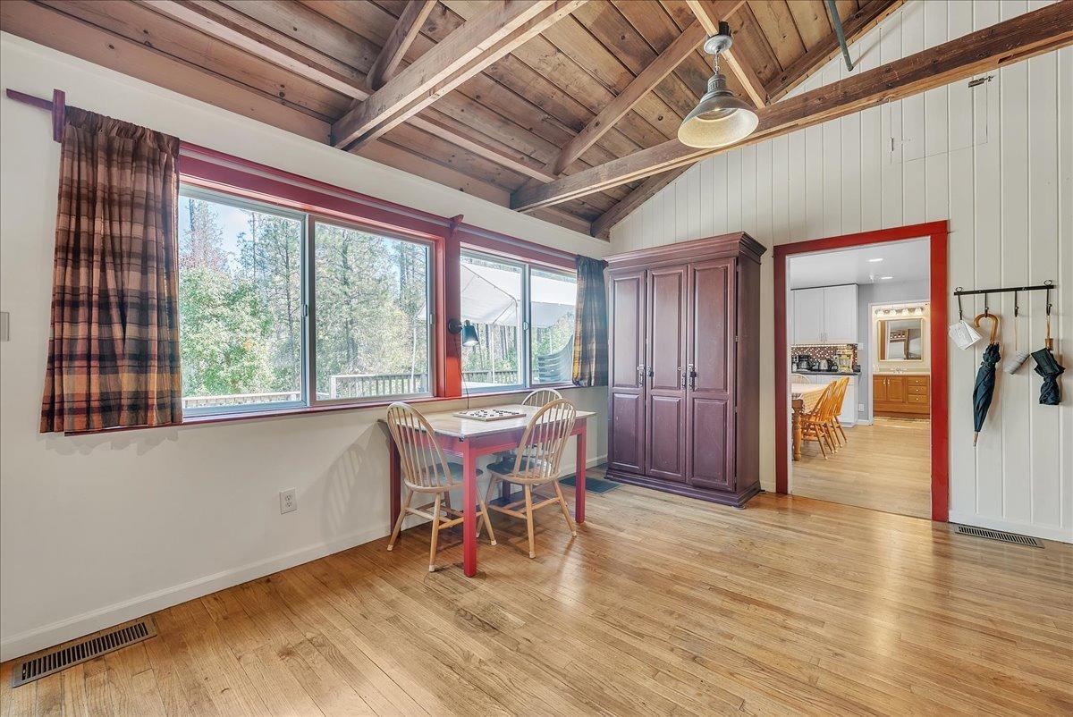 Nevada City, California, 95959, United States, 2 Bedrooms Bedrooms, ,3 BathroomsBathrooms,Residential,For Sale,1887439