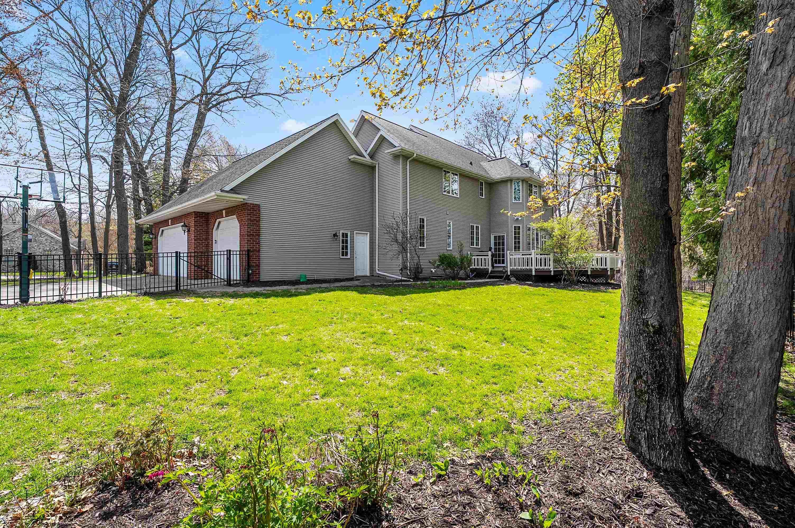 GREEN BAY, Wisconsin, 54313, United States, 4 Bedrooms Bedrooms, ,5 BathroomsBathrooms,Residential,For Sale,2048665