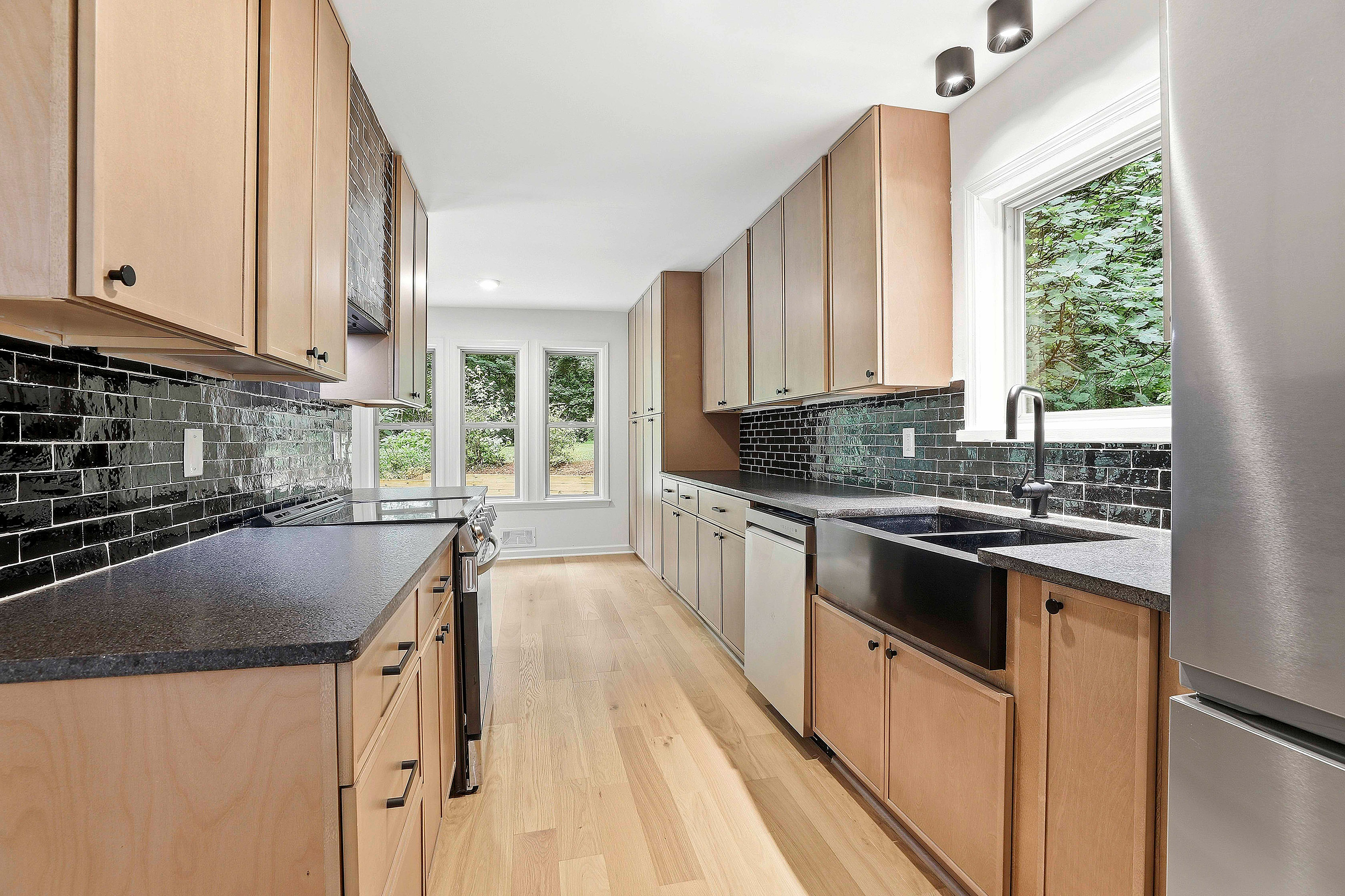  Picture Perfect Home Embodies Mid-century Elegance and Charm - 物件實景