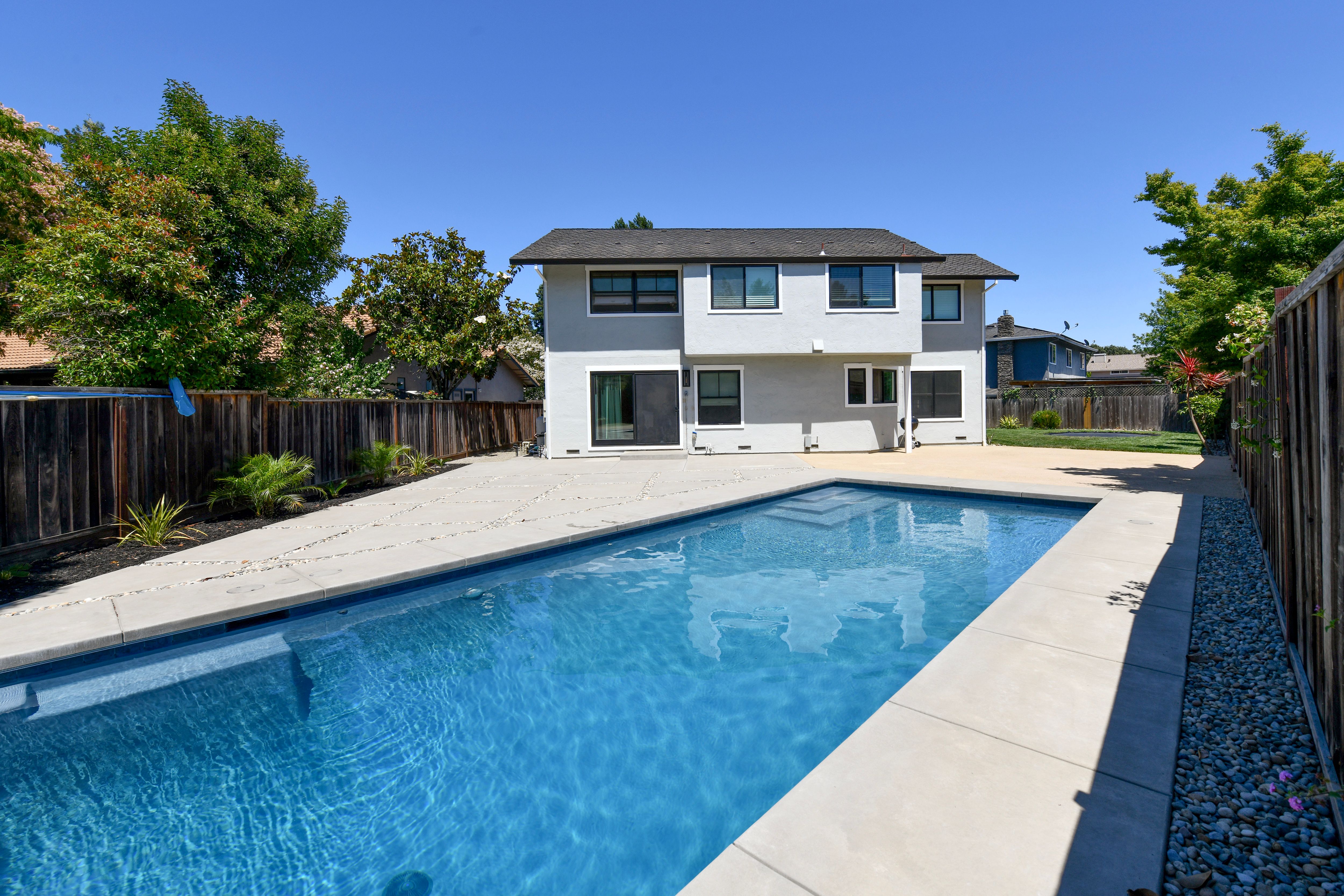  Modern Farm-Style Browns Valley Home - 物件實景