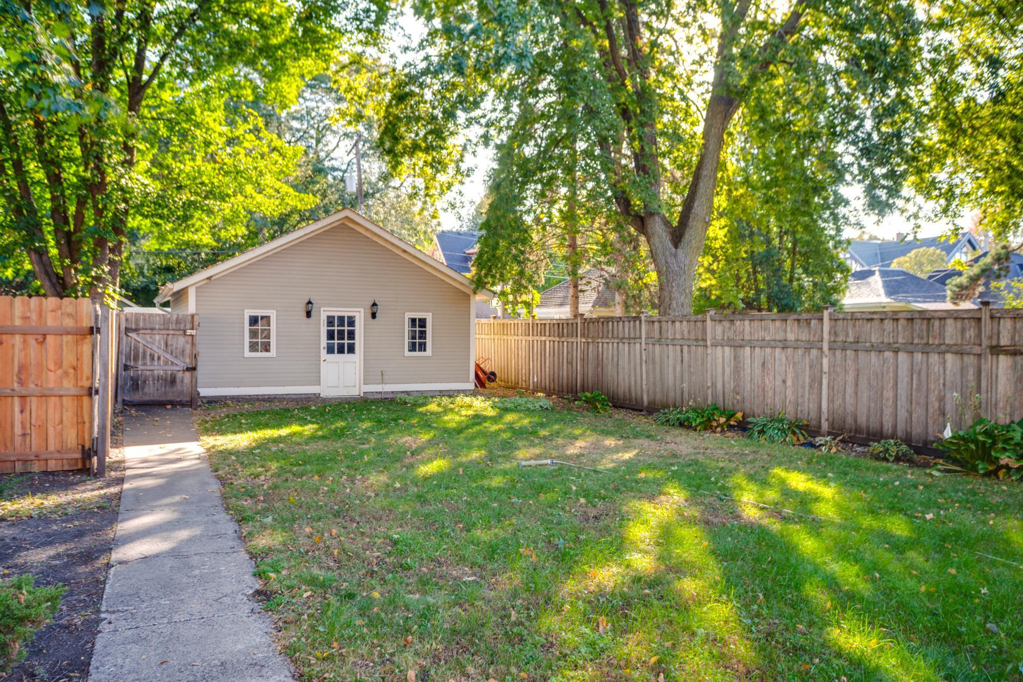 Minneapolis, Minnesota, 55408, United States, 5 Bedrooms Bedrooms, ,2 BathroomsBathrooms,Residential,For Sale,1960764