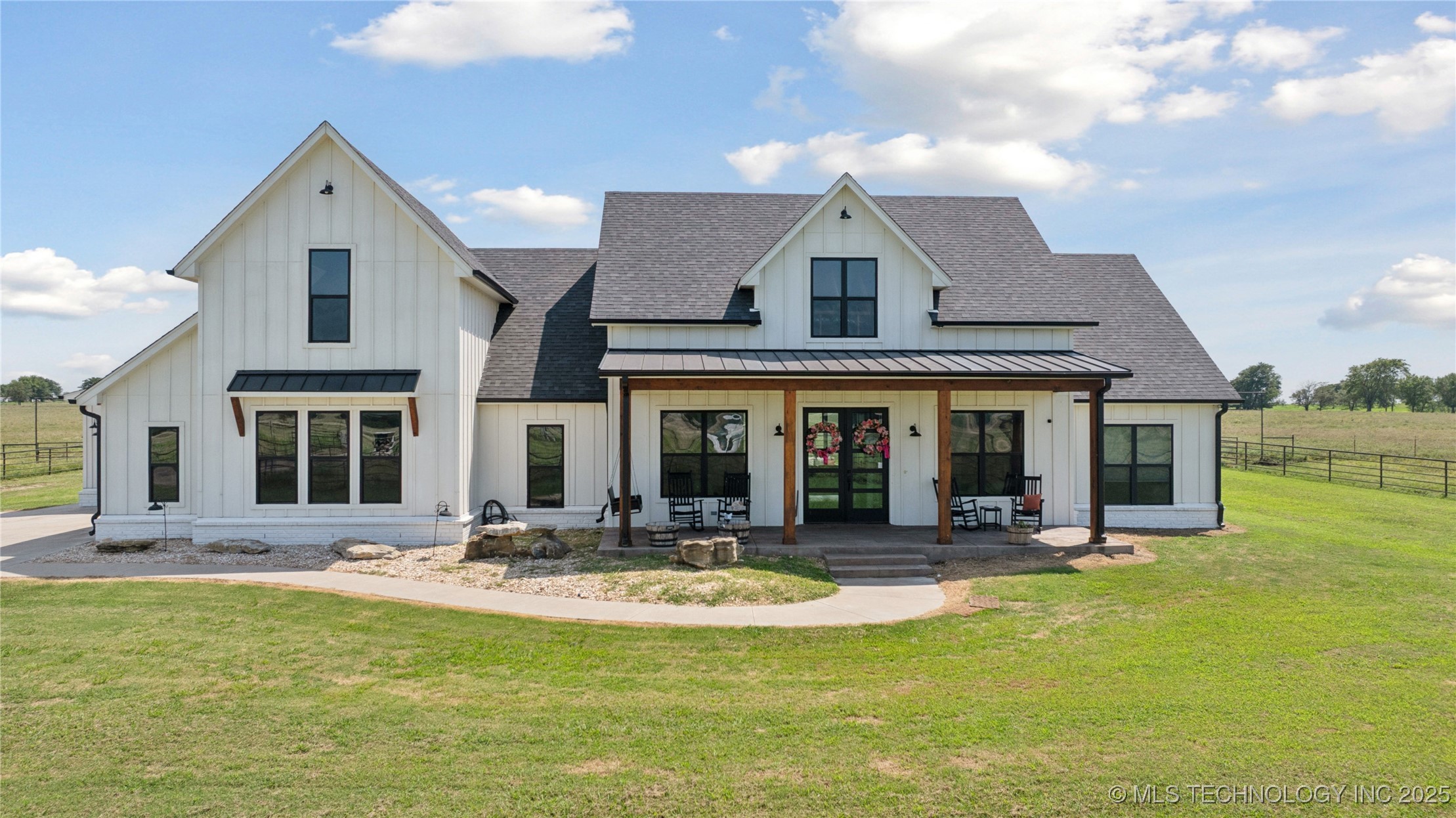 Pryor, Oklahoma, 74361, United States, 4 Bedrooms Bedrooms, ,4 BathroomsBathrooms,Residential,For Sale,1916724