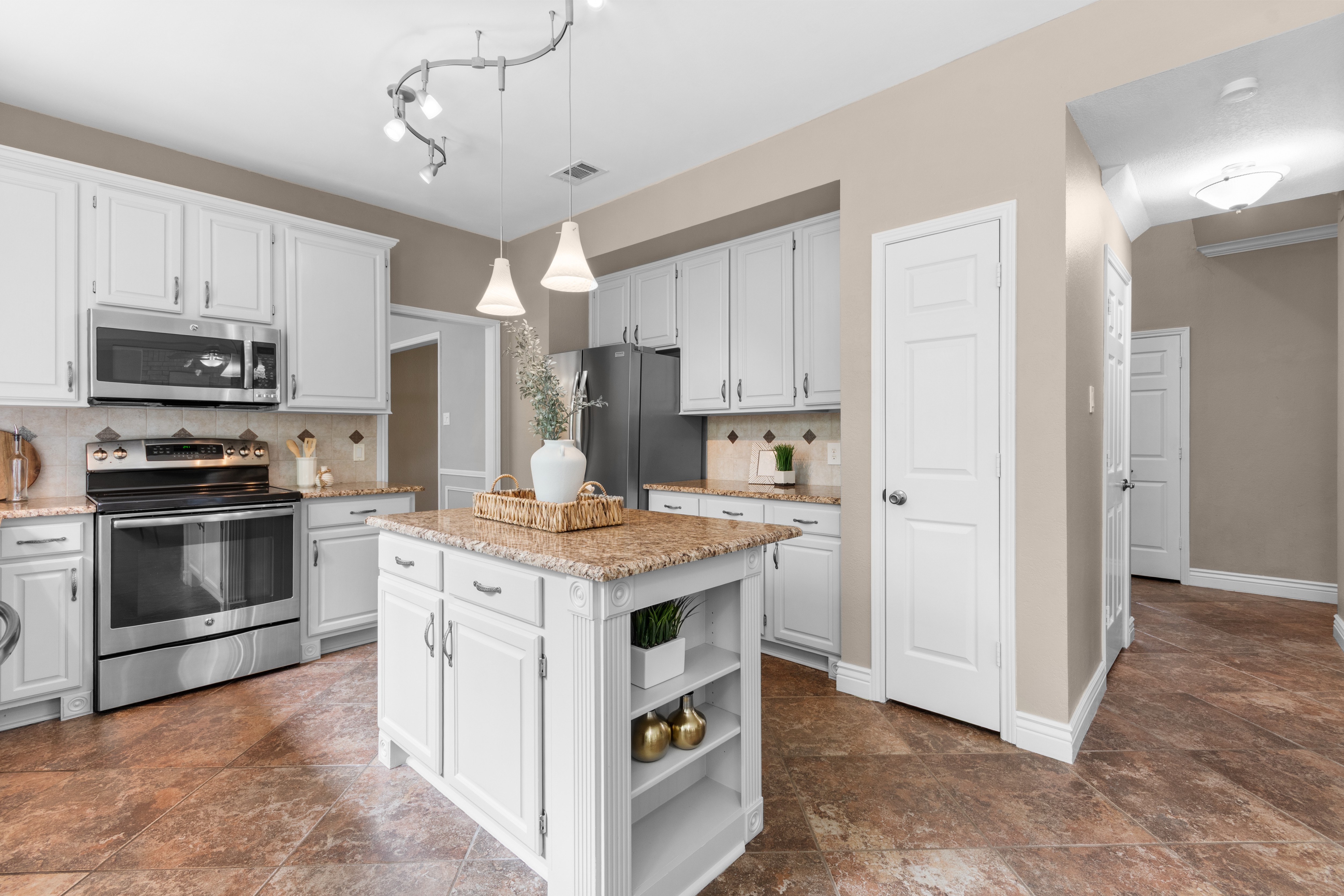  3233 Shady Glen Drive, Grapevine, TX, 76051 - 物件實景