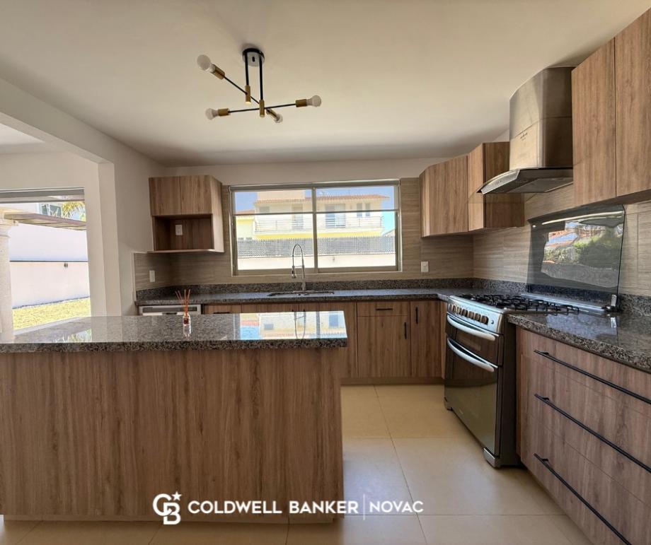 Atizapán de Zaragoza, Estado de méxico, 52936, Mexico, 4 Bedrooms Bedrooms, ,4 BathroomsBathrooms,Residential,For Sale,1770960