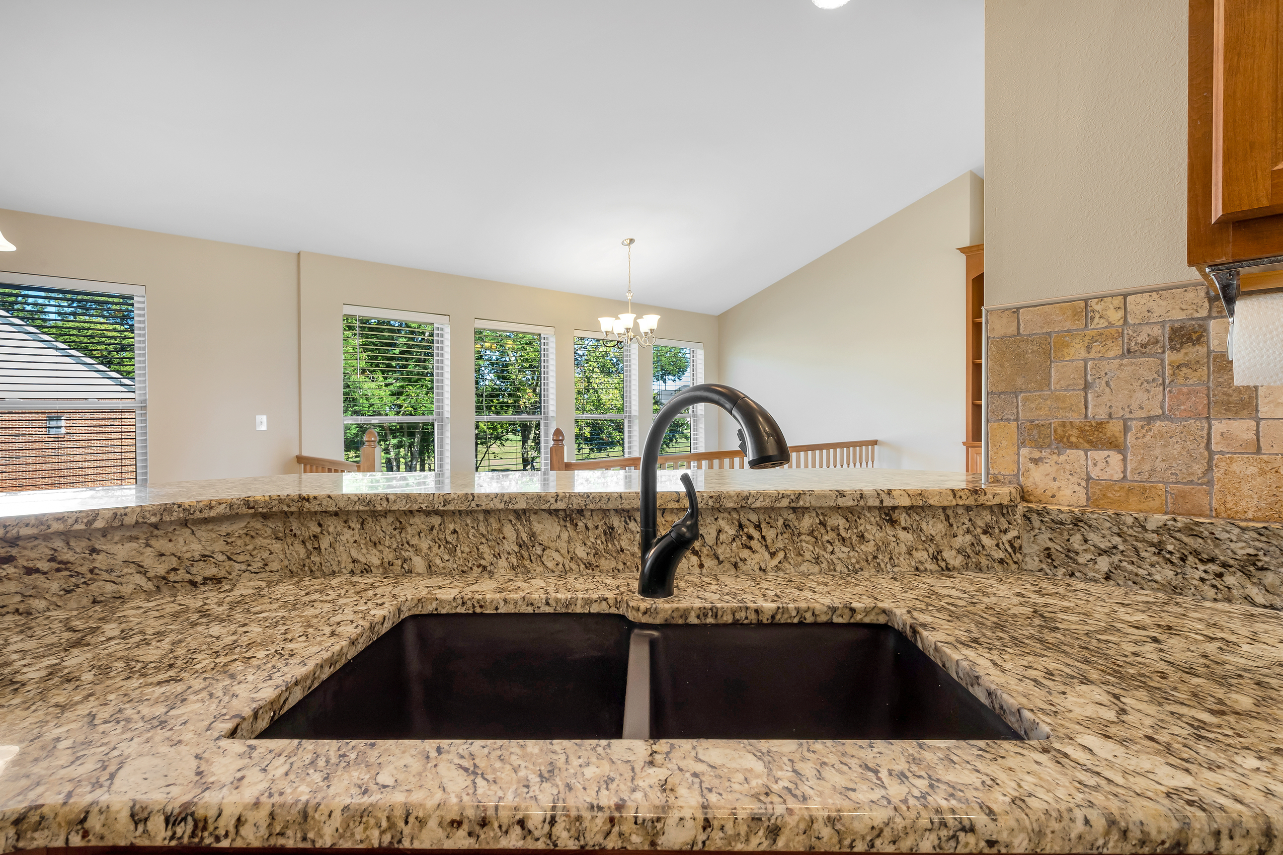 Waterloo, Illinois, 62298, United States, 5 Bedrooms Bedrooms, ,4 BathroomsBathrooms,Residential,For Sale,1978838