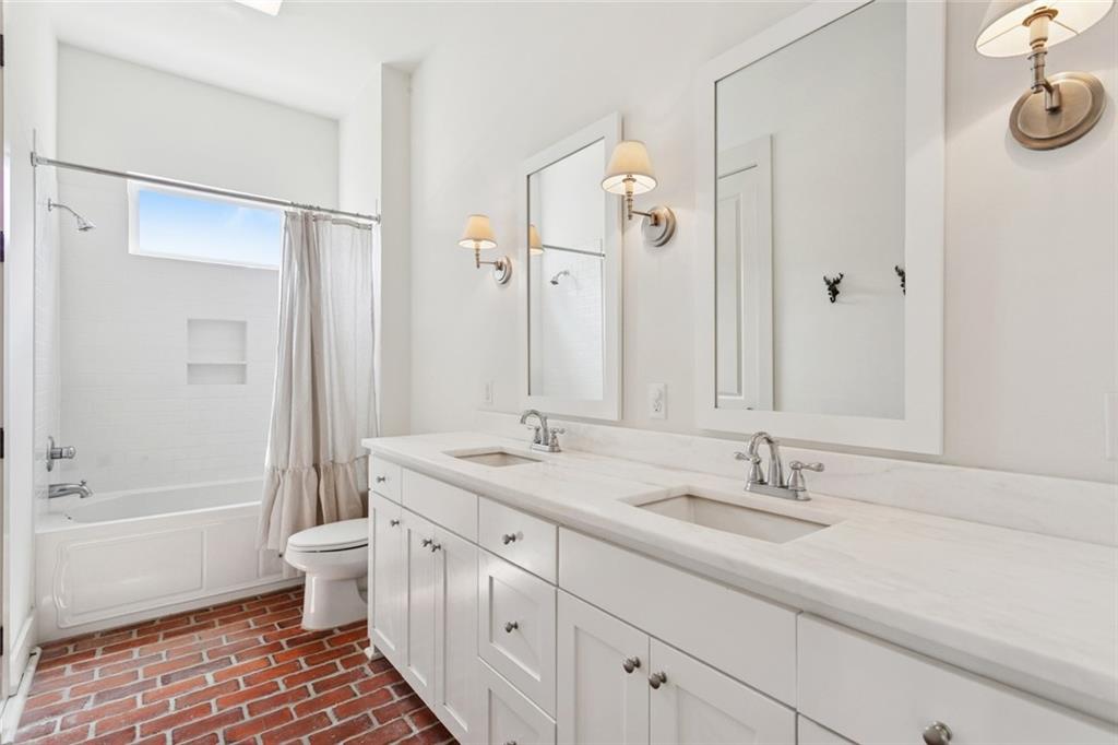 Covington, Louisiana, 70433, United States, 4 Bedrooms Bedrooms, ,3 BathroomsBathrooms,Residential,For Sale,1885201