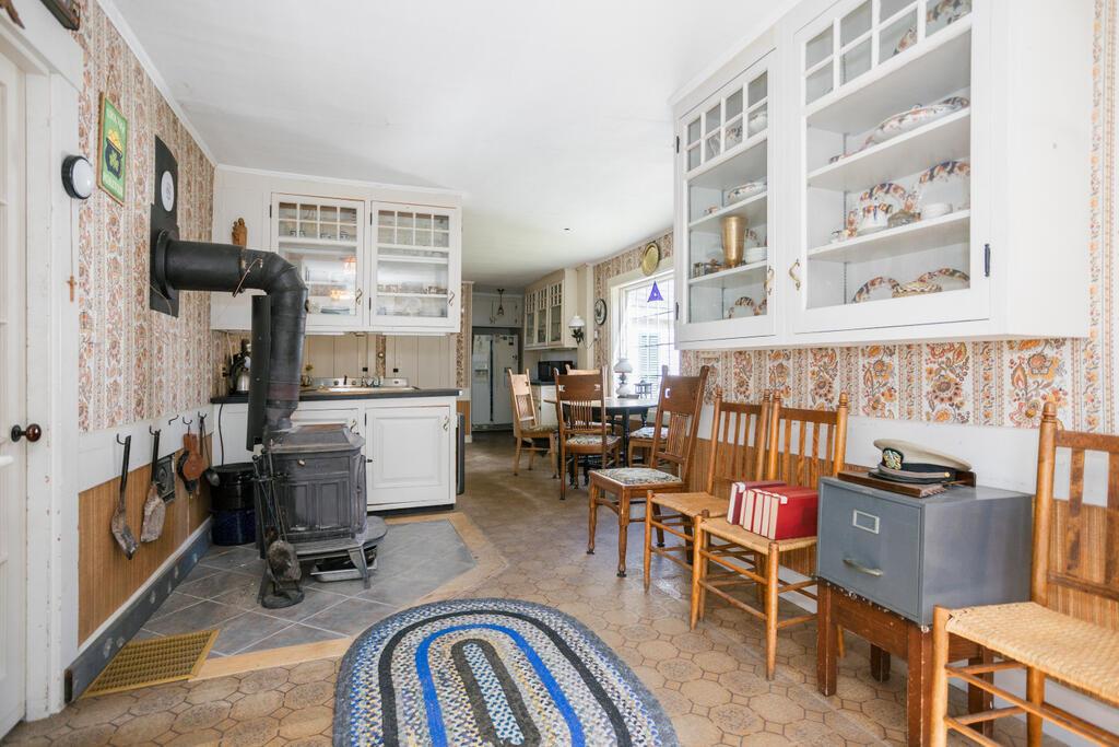 Farmington, Maine, 04938, United States, 5 Bedrooms Bedrooms, ,3 BathroomsBathrooms,Residential,For Sale,1960728