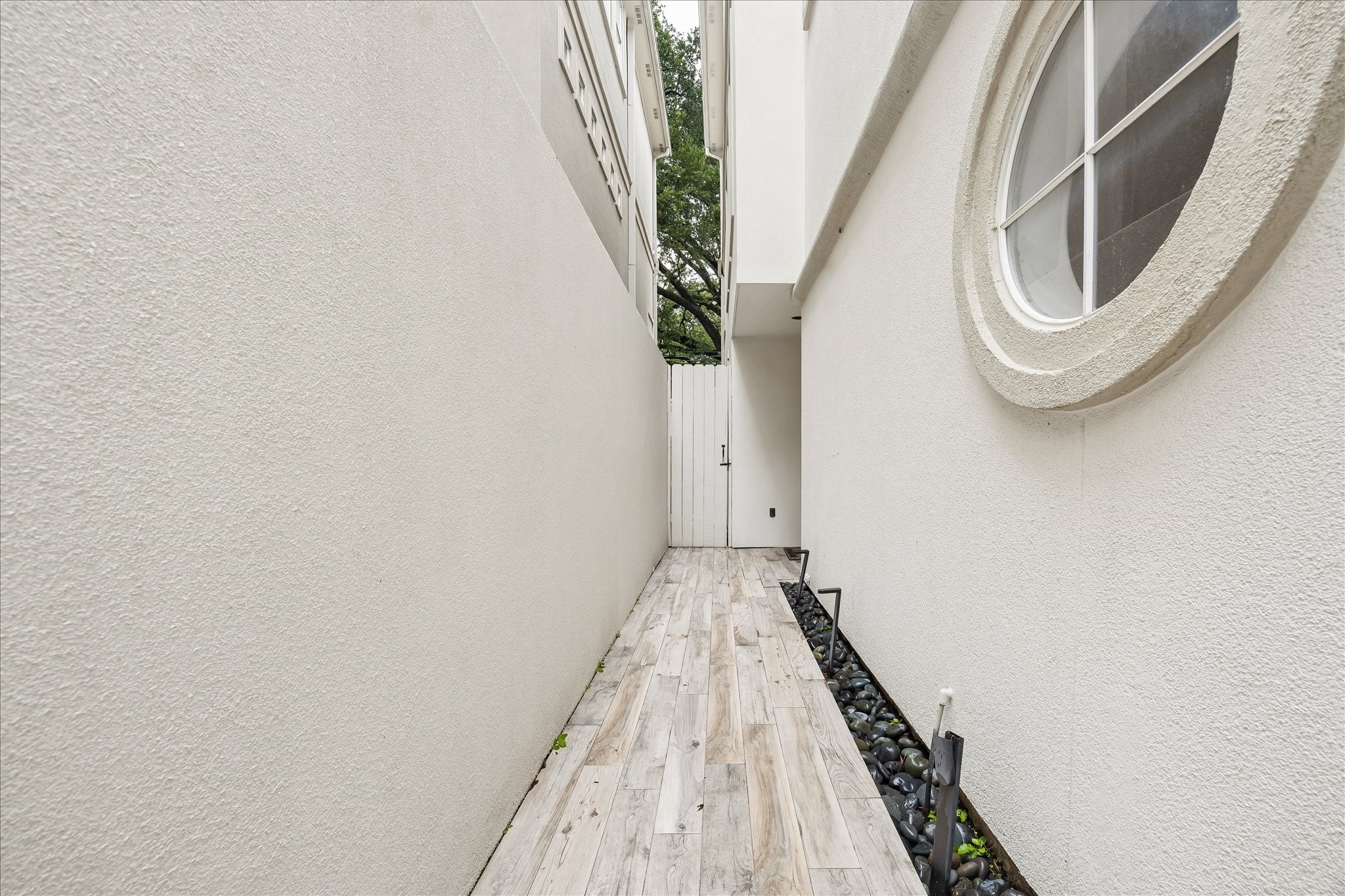  6406 Rodrigo Street B - 物件實景