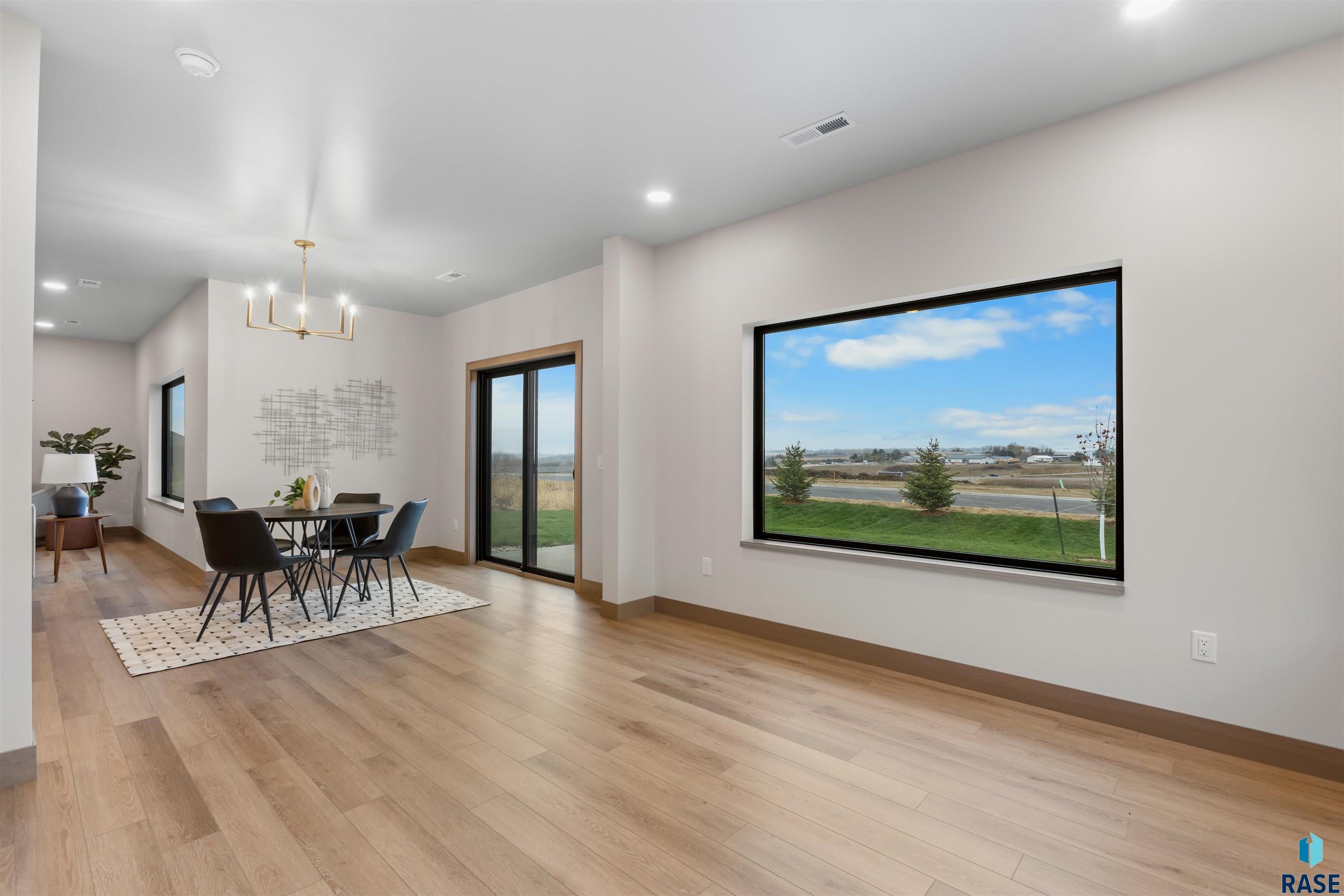 Sioux Falls, South Dakota, 57110, United States, 3 Bedrooms Bedrooms, ,2 BathroomsBathrooms,Residential,For Sale,1847243