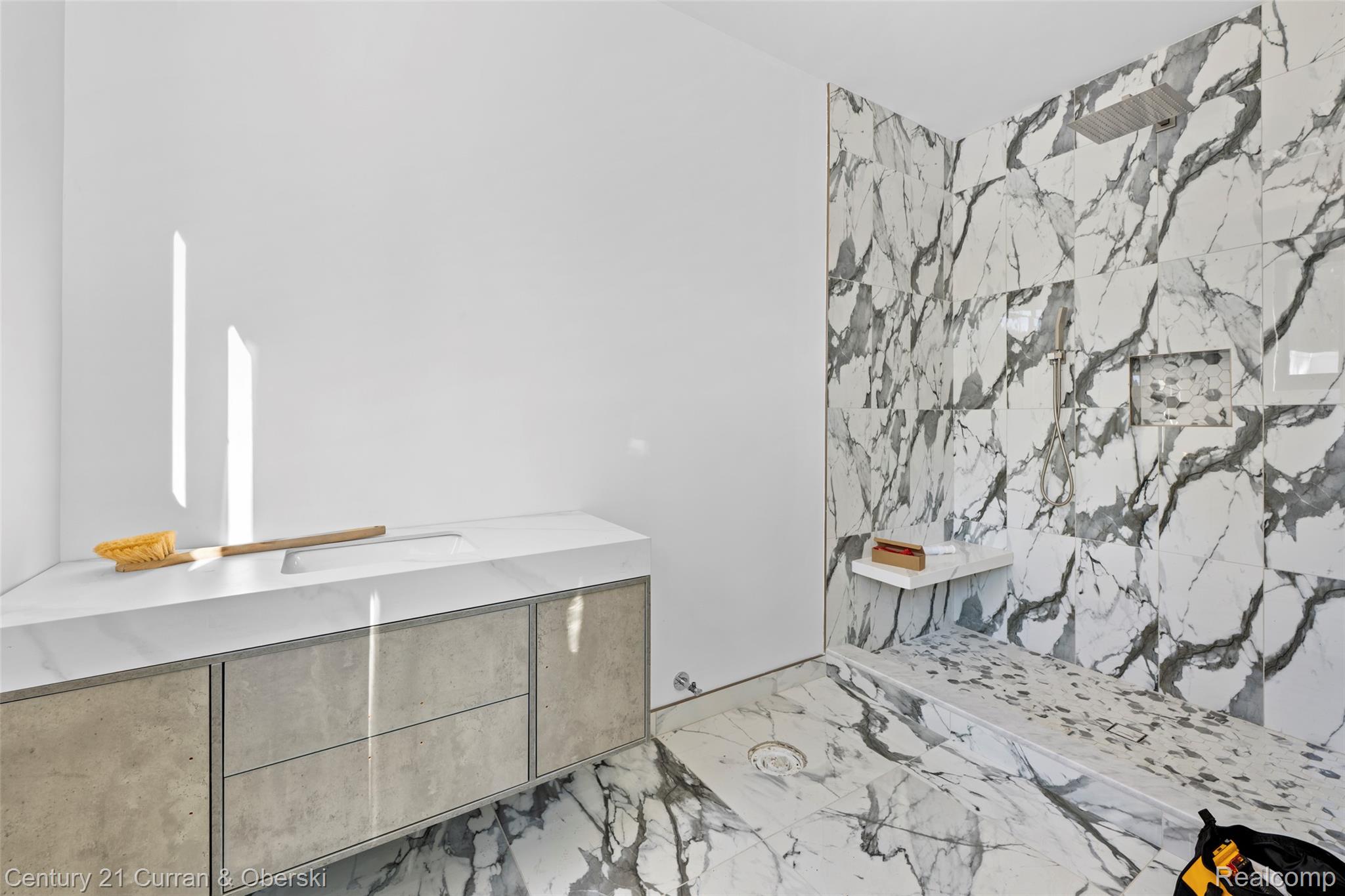 Farmington, Michigan, 48334, United States, 7 Bedrooms Bedrooms, ,8 BathroomsBathrooms,Residential,For Sale,1980731