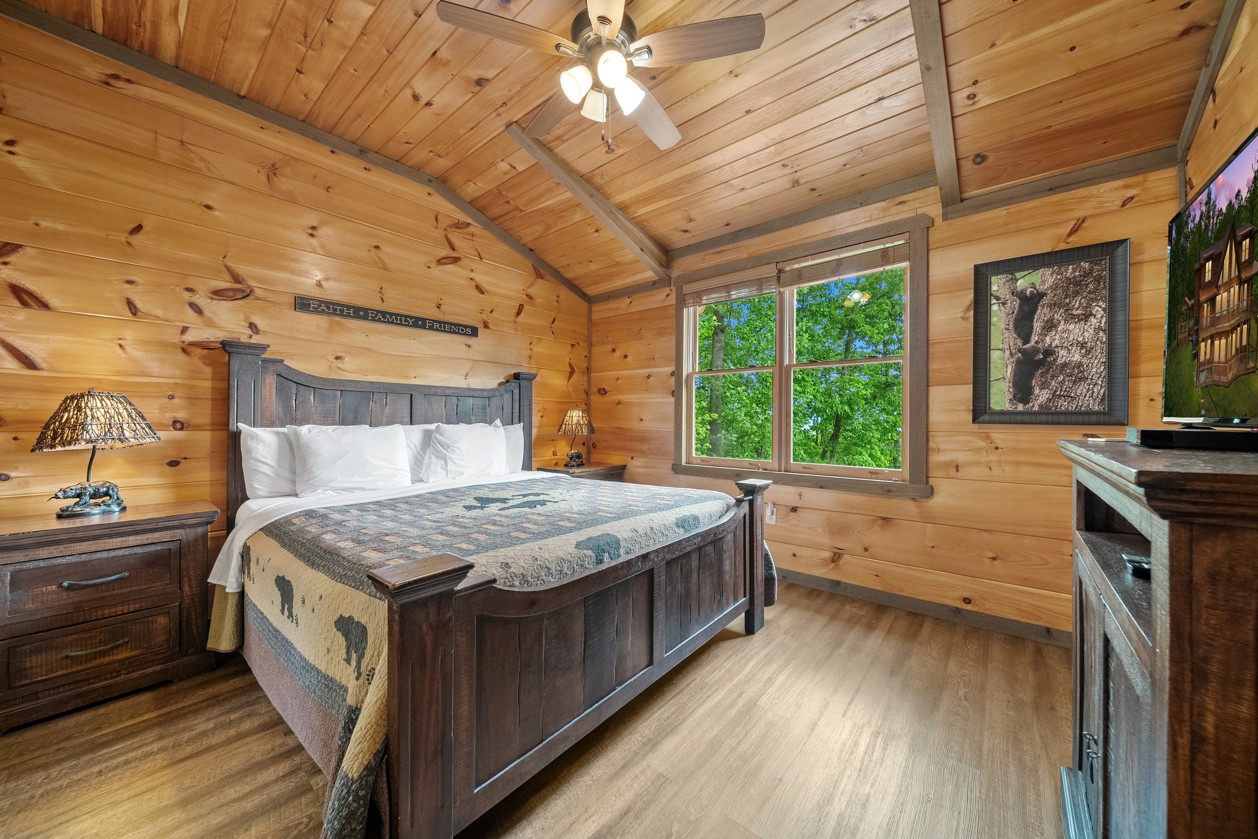 Sevierville, Tennessee, 37862, United States, 5 Bedrooms Bedrooms, ,7 BathroomsBathrooms,Residential,For Sale,1977744