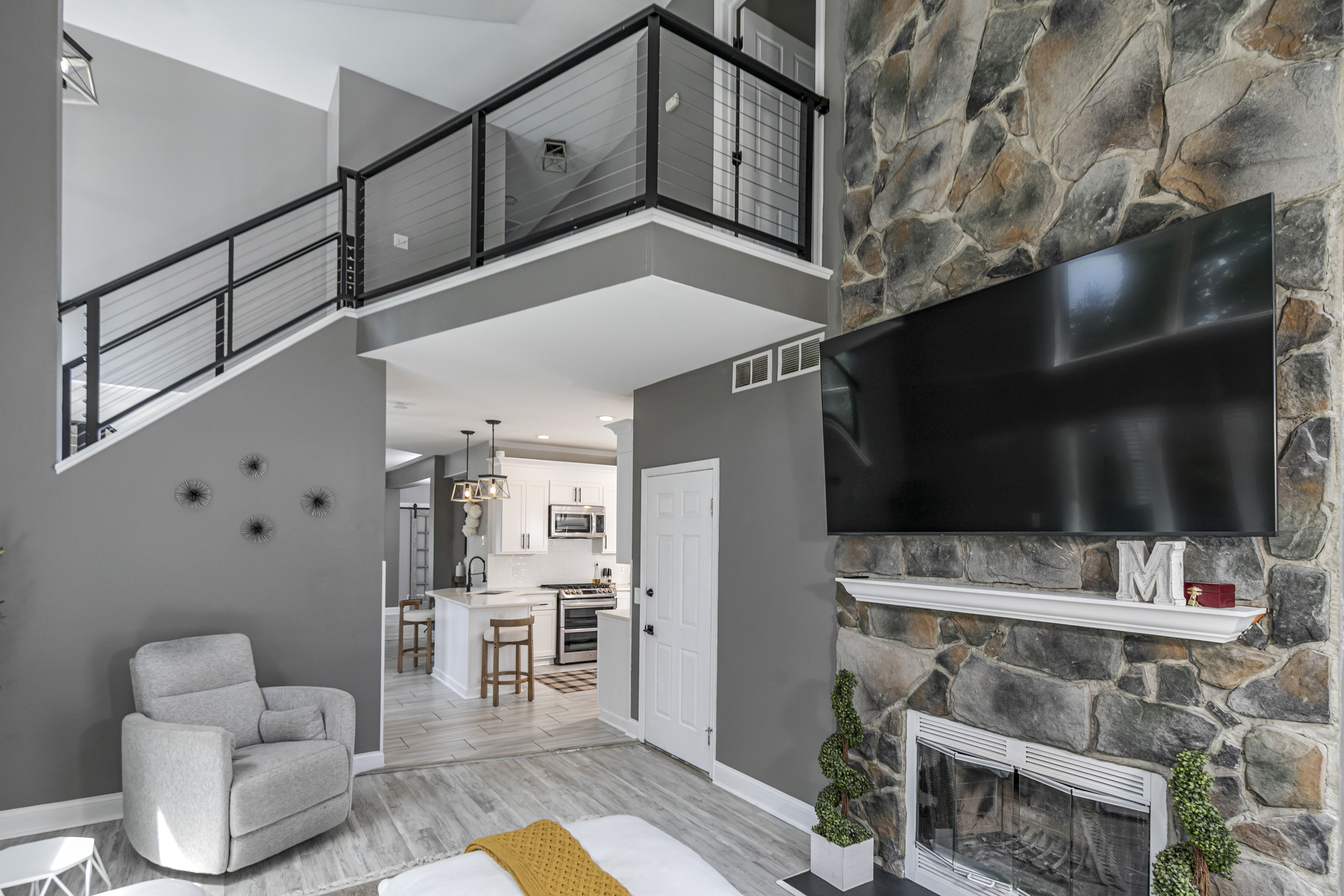  Resort-Worthy Outdoor Living Meets a Thoughtfully Renovated Interior - 物件實景