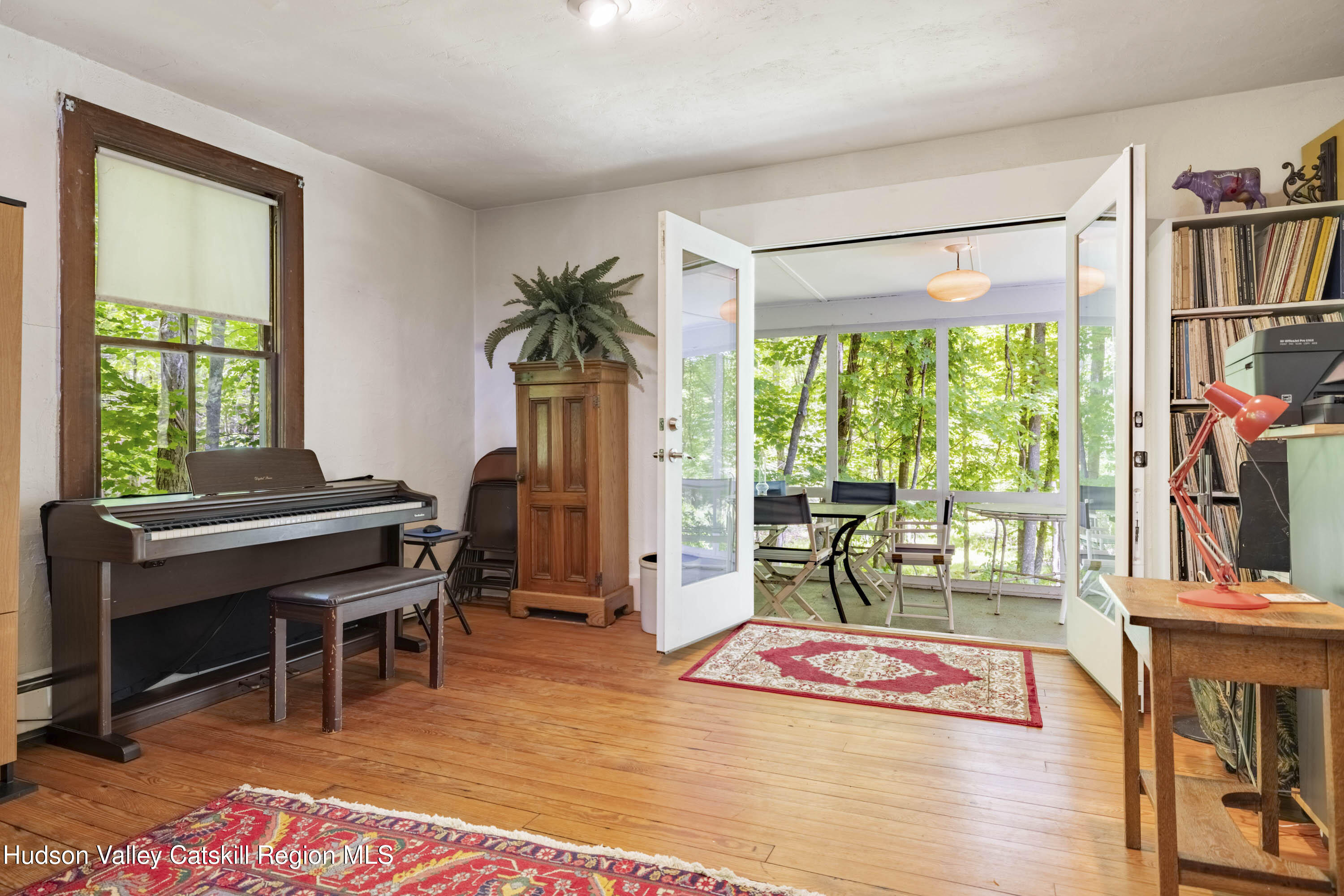 Saugerties, New York, 12477, United States, 2 Bedrooms Bedrooms, ,2 BathroomsBathrooms,Residential,For Sale,1827132