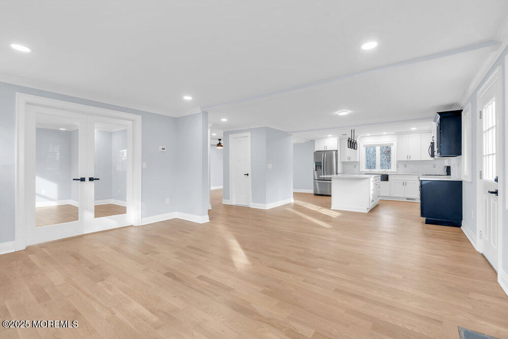 Shrewsbury Boro, New Jersey, 07702, United States, 4 Bedrooms Bedrooms, ,3 BathroomsBathrooms,Residential,For Sale,2001702