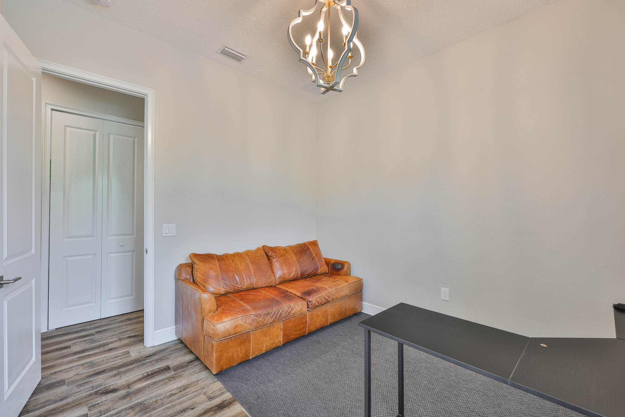 Tampa, Florida, 33603, United States, 3 Bedrooms Bedrooms, ,3 BathroomsBathrooms,Residential,For Sale,1855580