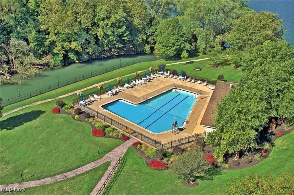 Bratenahl, Ohio, 44108, United States, 2 Bedrooms Bedrooms, ,3 BathroomsBathrooms,Residential,For Sale,1987332