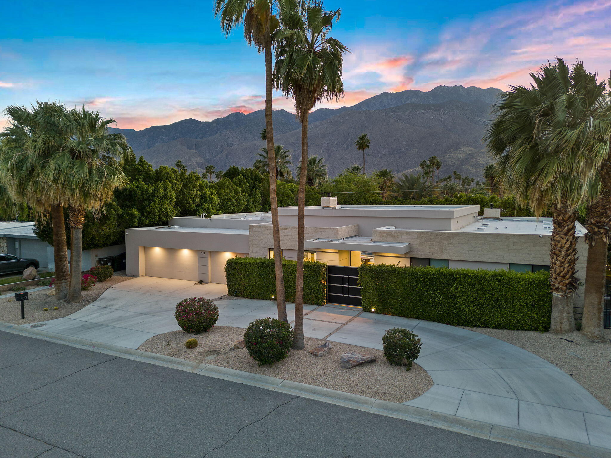 Palm Springs, California, 92262, United States, 5 Bedrooms Bedrooms, ,4 BathroomsBathrooms,Residential,For Sale,1805387