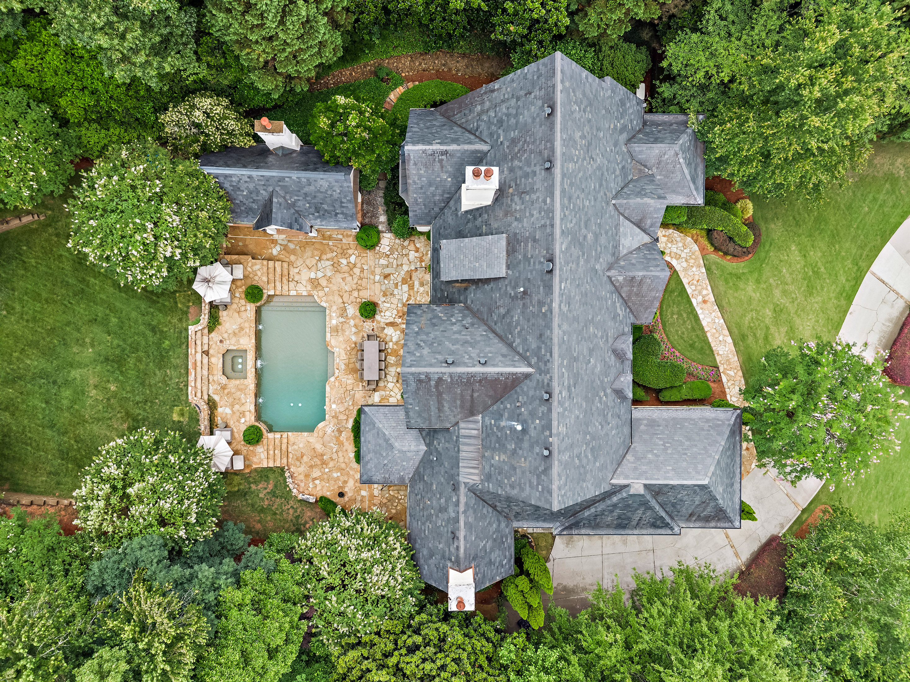  Stunning Custom-designed Home with Exceptional Indoor-Outdoor Living - 物件實景