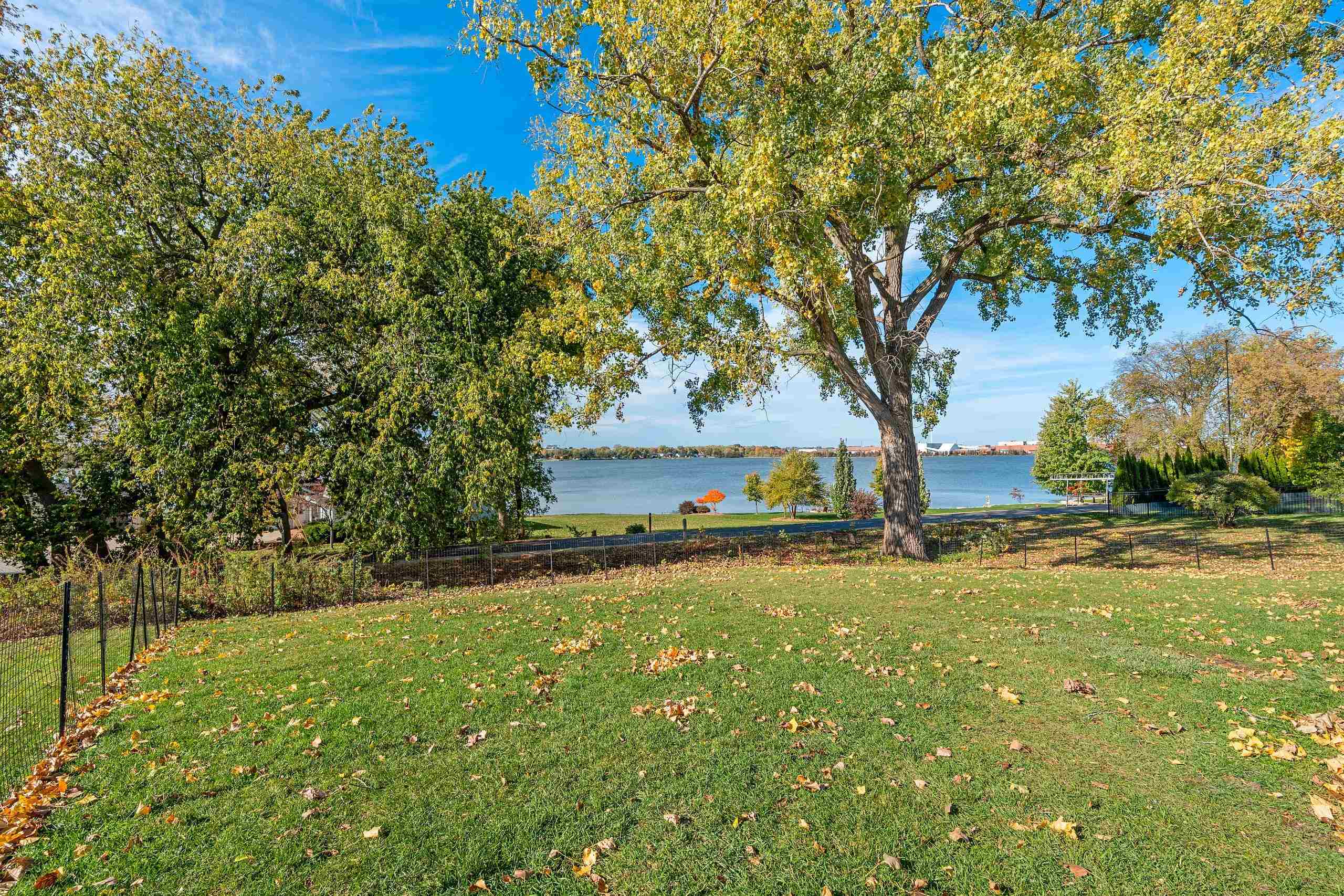 GREEN BAY, Wisconsin, 54301, United States, 3 Bedrooms Bedrooms, ,3 BathroomsBathrooms,Residential,For Sale,1969086