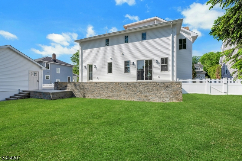 Chatham Boro, New Jersey, 07928, United States, 5 Bedrooms Bedrooms, ,5 BathroomsBathrooms,Residential,For Sale,1805398