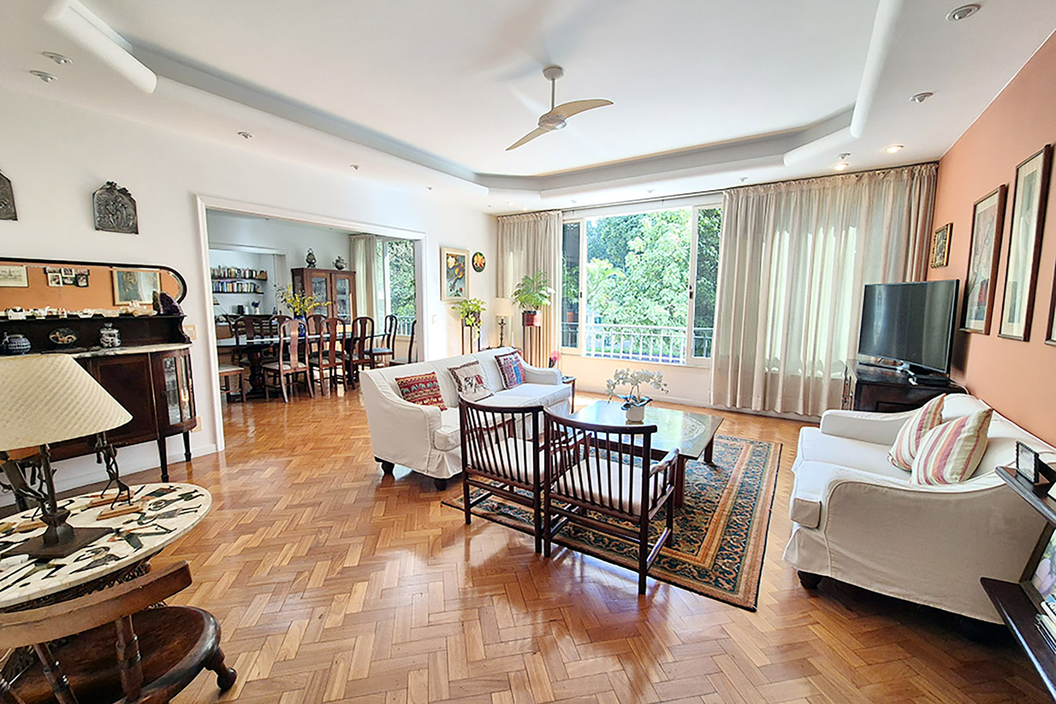  Apartment with a Generous Floor Plan on Praça Eugênio Jardim - 物件實景