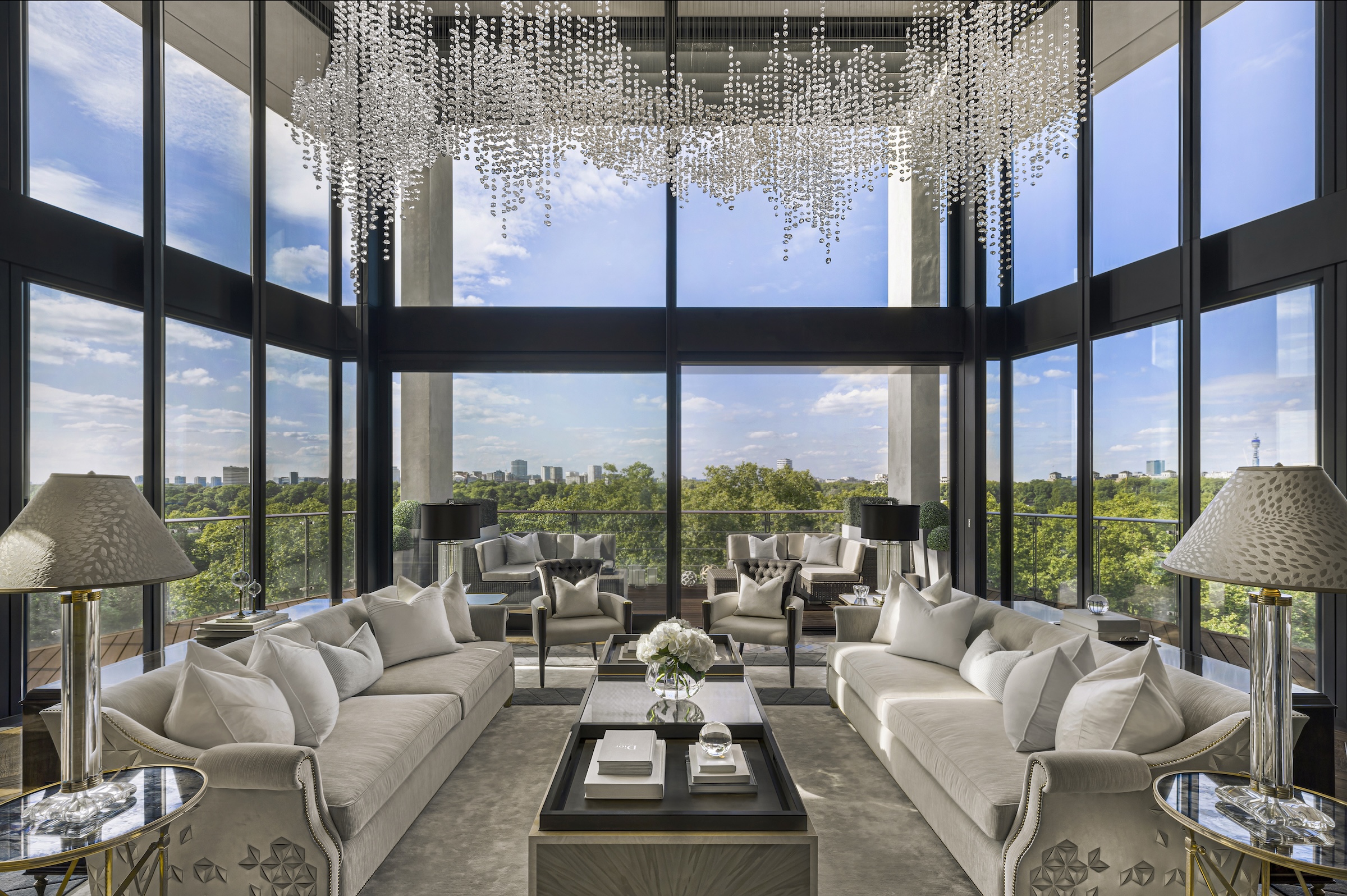 Duplex penthouse located in iconic One Hyde Park 