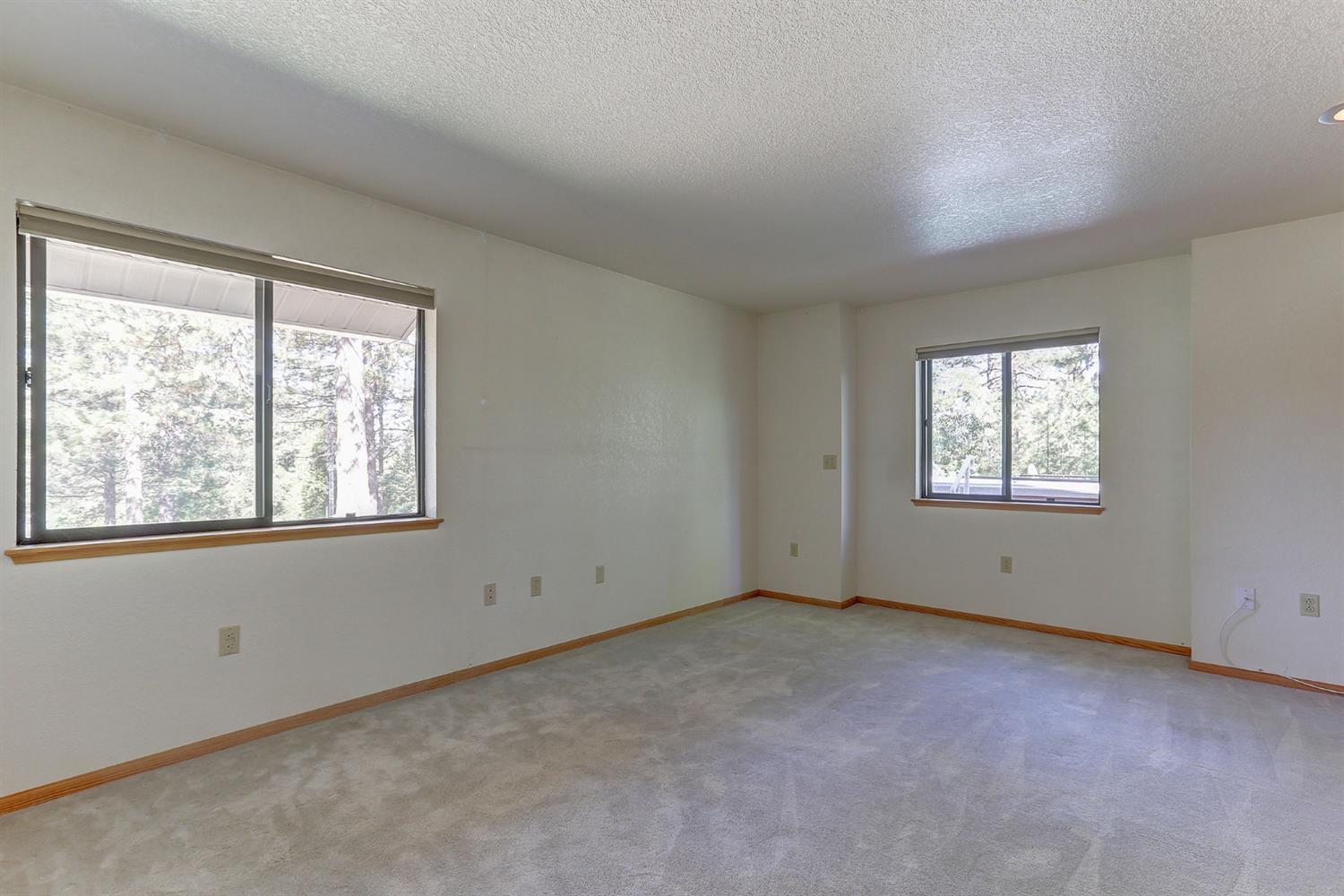 Grass Valley, California, 95949, United States, 3 Bedrooms Bedrooms, ,3 BathroomsBathrooms,Residential,For Sale,1842602