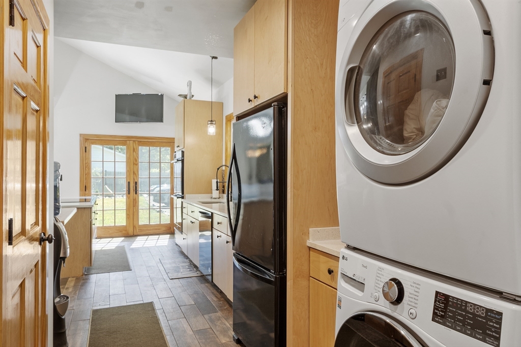 Framingham, Massachusetts, 01701, United States, 4 Bedrooms Bedrooms, ,3 BathroomsBathrooms,Residential,For Sale,1939196