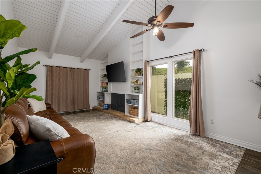 SAN DIEGO, California, 92110, United States, 2 Bedrooms Bedrooms, ,1 BathroomBathrooms,Residential,For Sale,1804818