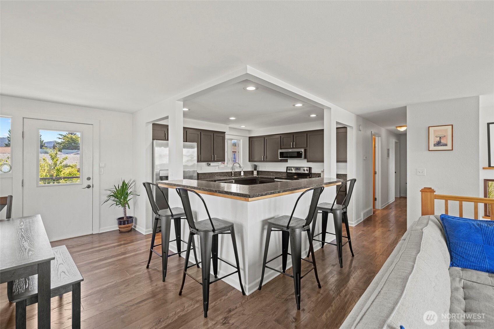 Anacortes, Washington, 98221, United States, 3 Bedrooms Bedrooms, ,1 BathroomBathrooms,Residential,For Sale,1914220