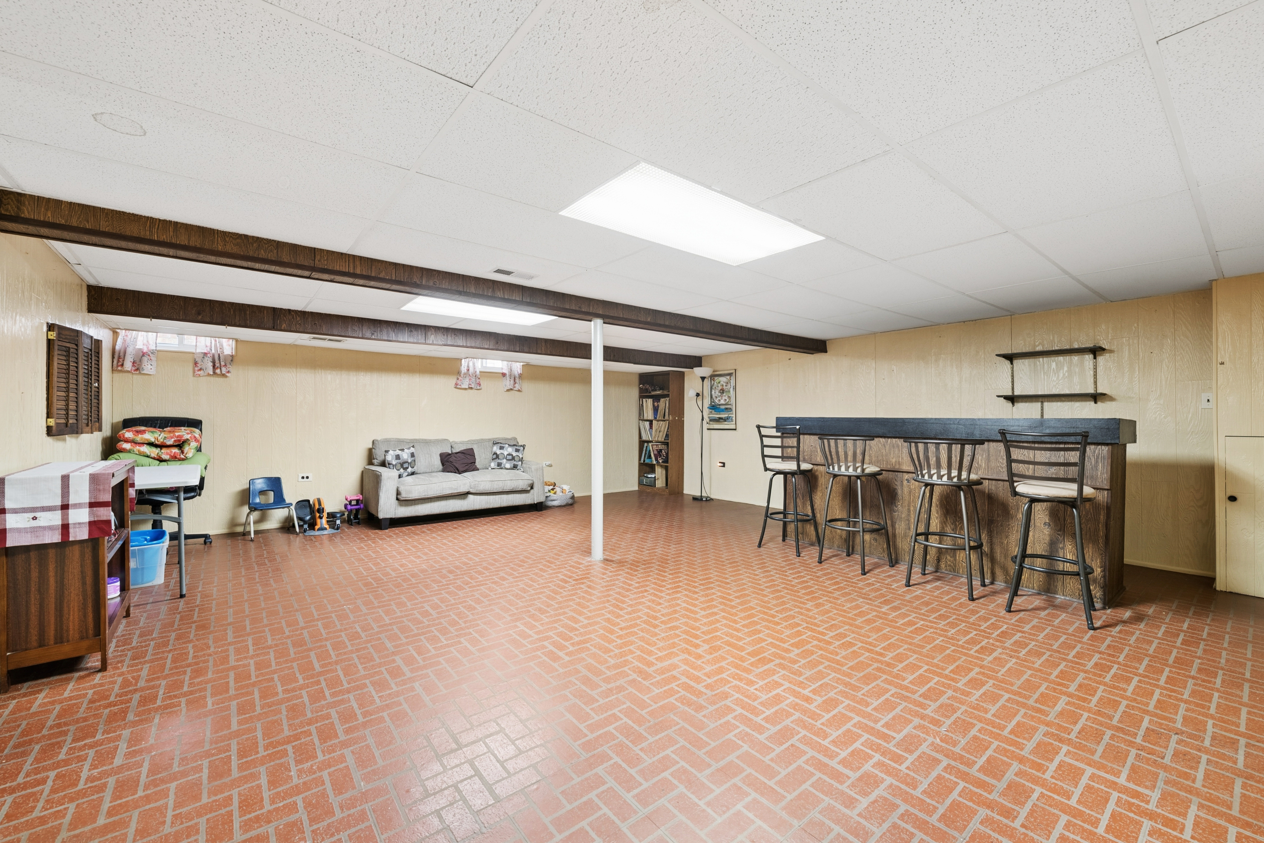  Charming and Well-Maintained Brick Bungalow in Fantastic Schiller Park Location - 物件實景