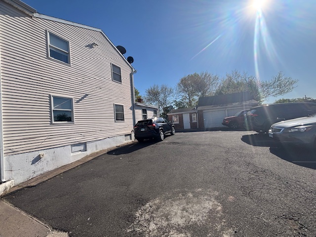 West Haven, Connecticut, 06516, United States, 5 Bedrooms Bedrooms, ,4 BathroomsBathrooms,Residential,For Sale,2048244