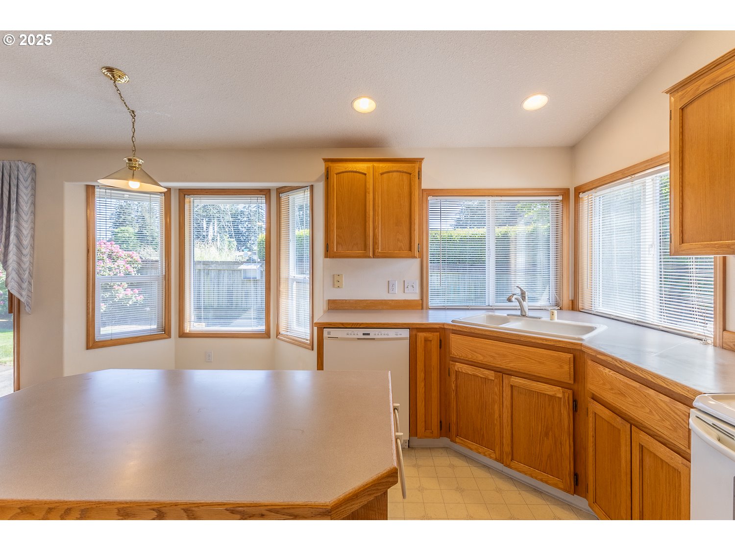 Vancouver, Washington, 98664, United States, 3 Bedrooms Bedrooms, ,2 BathroomsBathrooms,Residential,For Sale,1793111