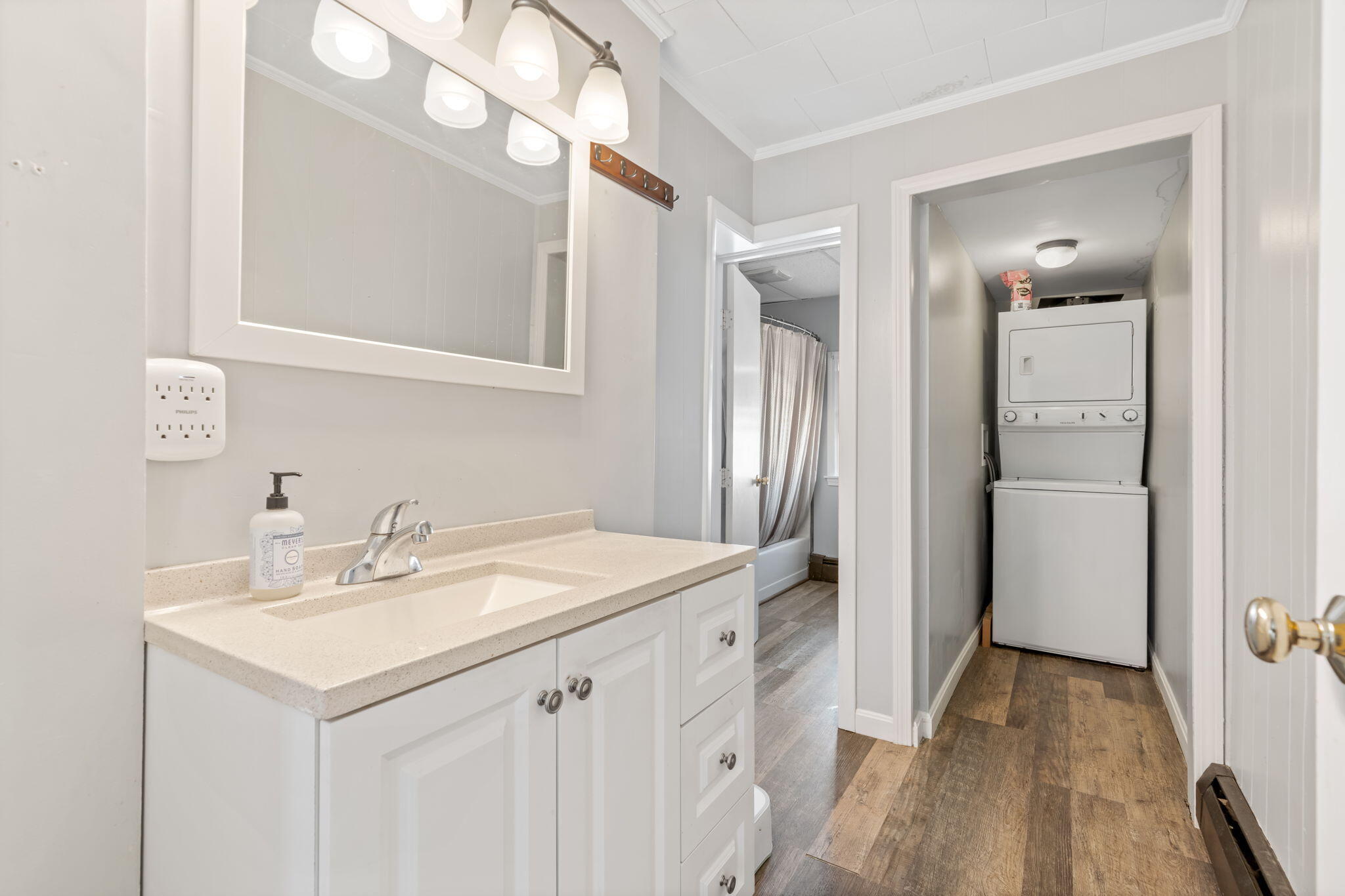 Biddeford, Maine, 04005, United States, ,3 BathroomsBathrooms,Residential,For Sale,1977018