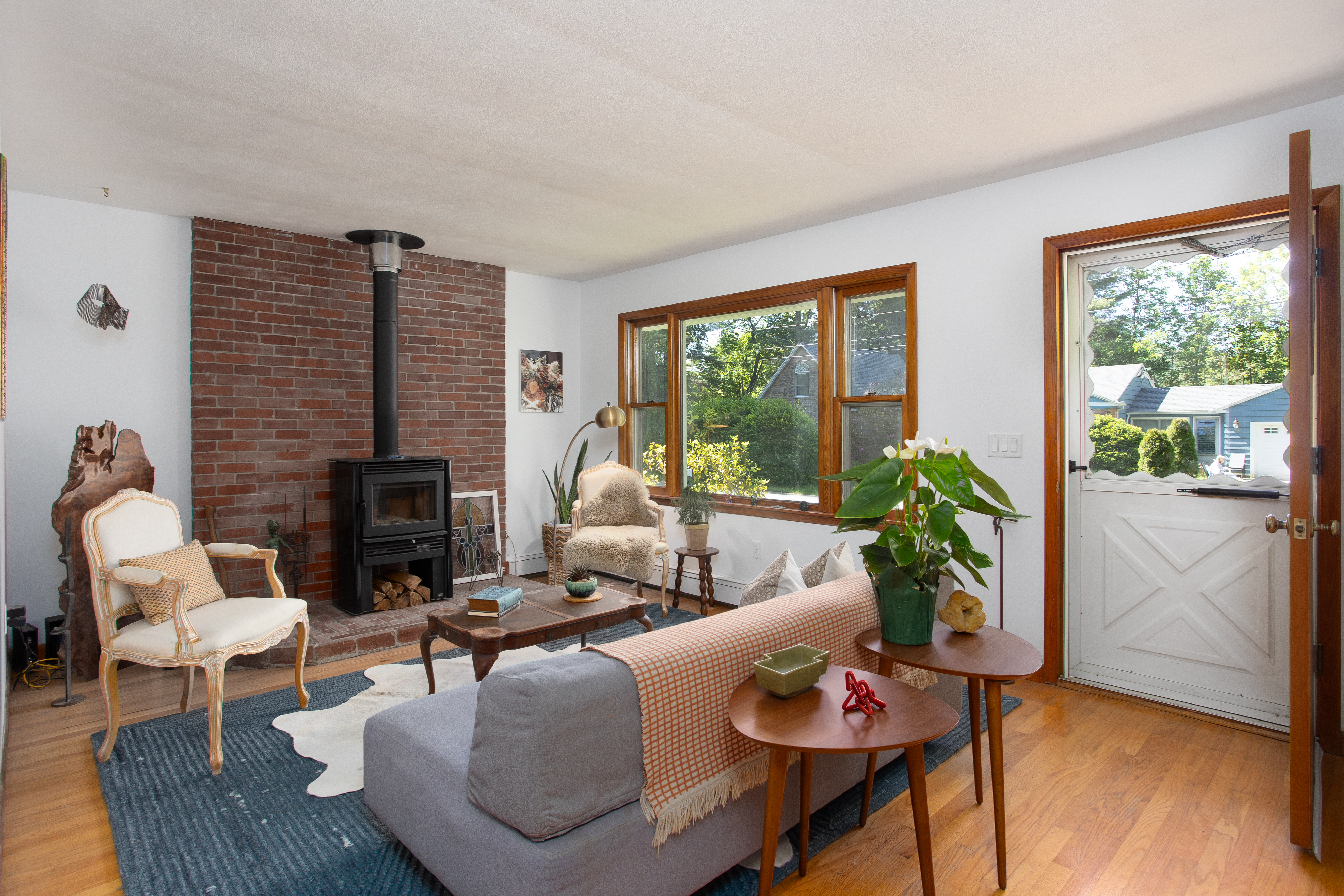  Modern Mid-Century Style Meets Prime Downtown Location - 物件實景