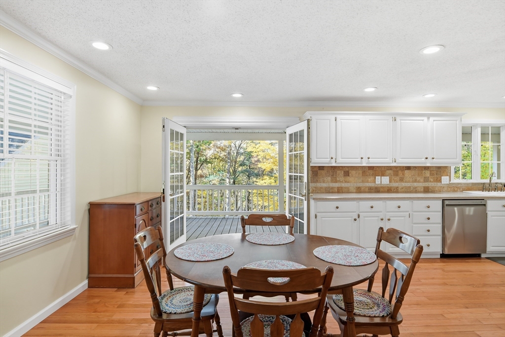 Monson, Massachusetts, 01057, United States, 4 Bedrooms Bedrooms, ,3 BathroomsBathrooms,Residential,For Sale,1969322