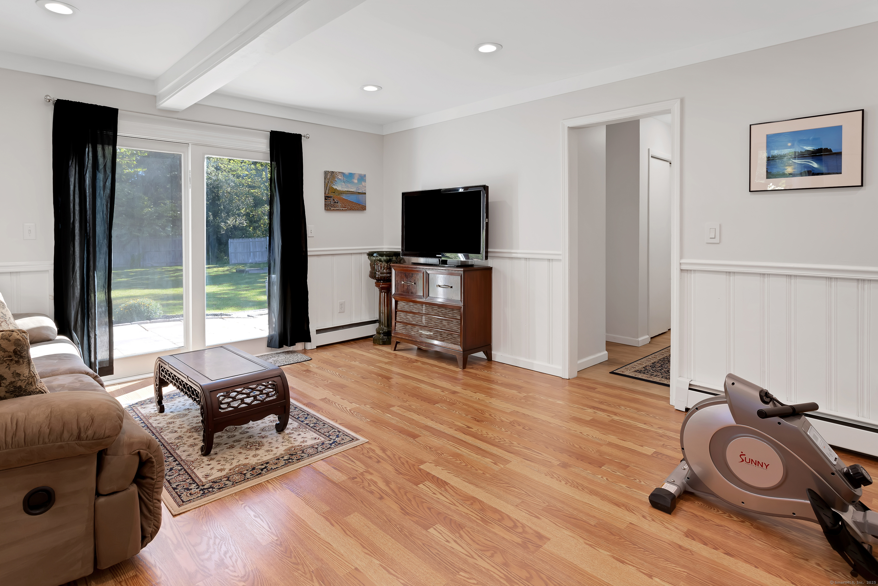 Brookfield, Connecticut, 06804, United States, 3 Bedrooms Bedrooms, ,2 BathroomsBathrooms,Residential,For Sale,1934306