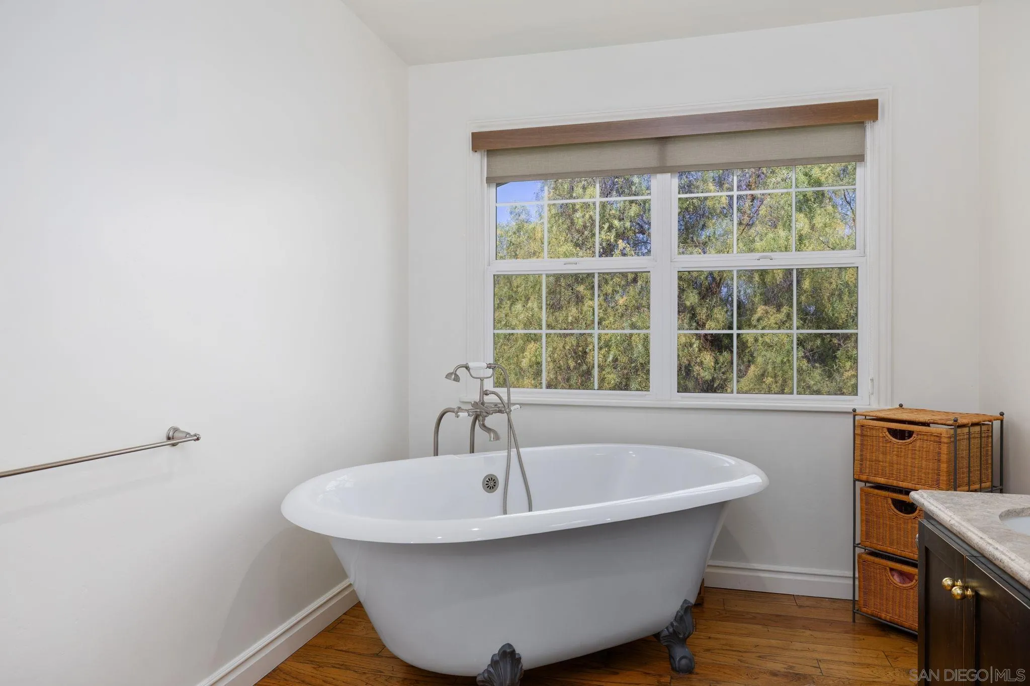 El Cajon, California, 92021, United States, 3 Bedrooms Bedrooms, ,3 BathroomsBathrooms,Residential,For Sale,1942196