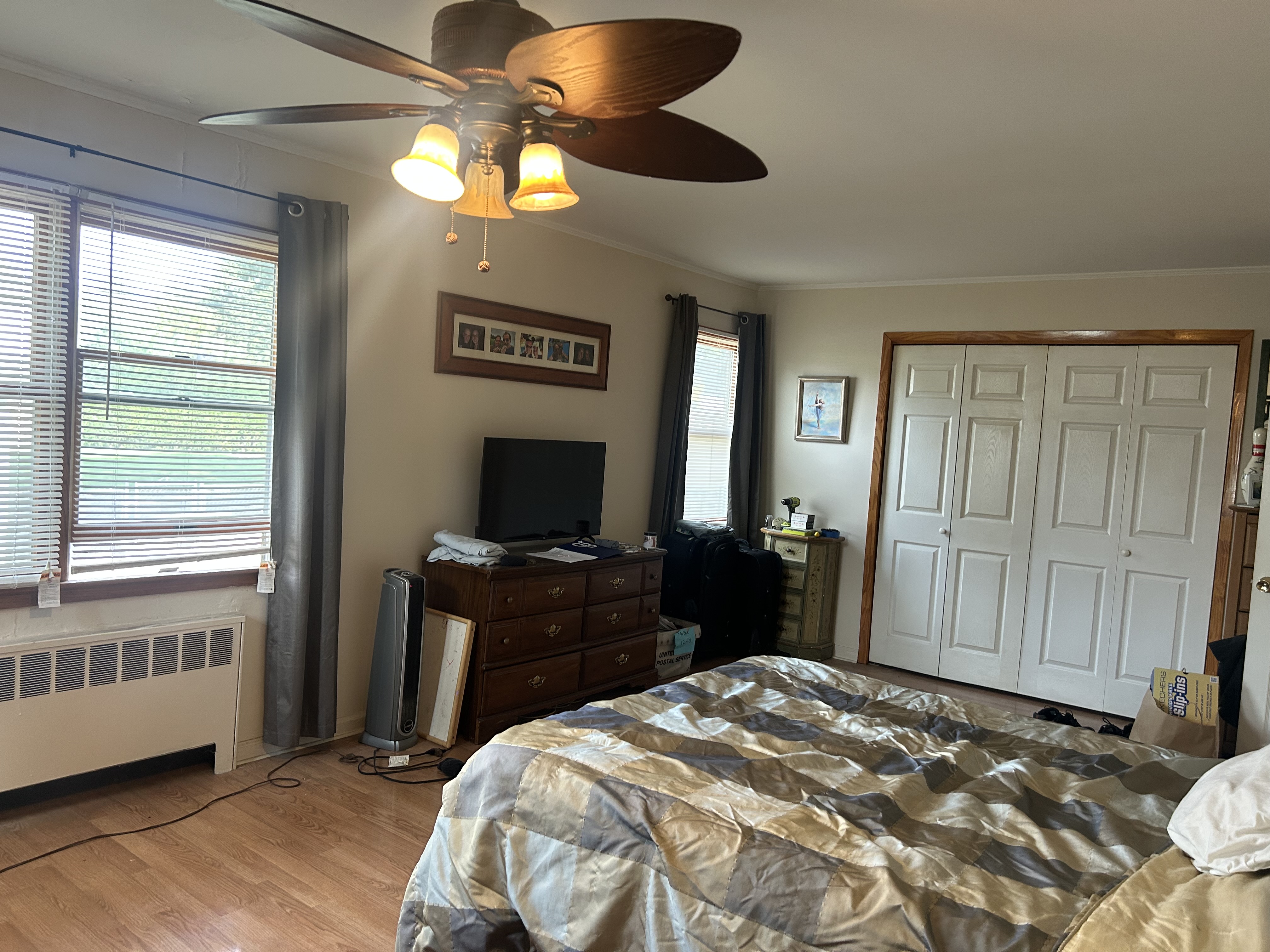 Copiague, New York, 11726, United States, 4 Bedrooms Bedrooms, ,2 BathroomsBathrooms,Residential,For Sale,1957833