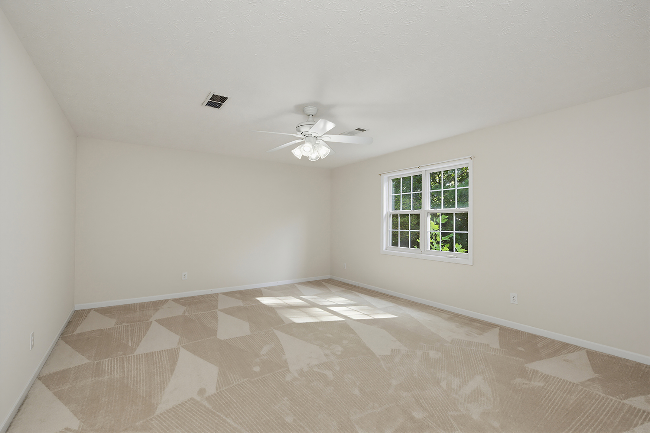  Well-Maintained Home in Prime Newnan Location - 物件實景