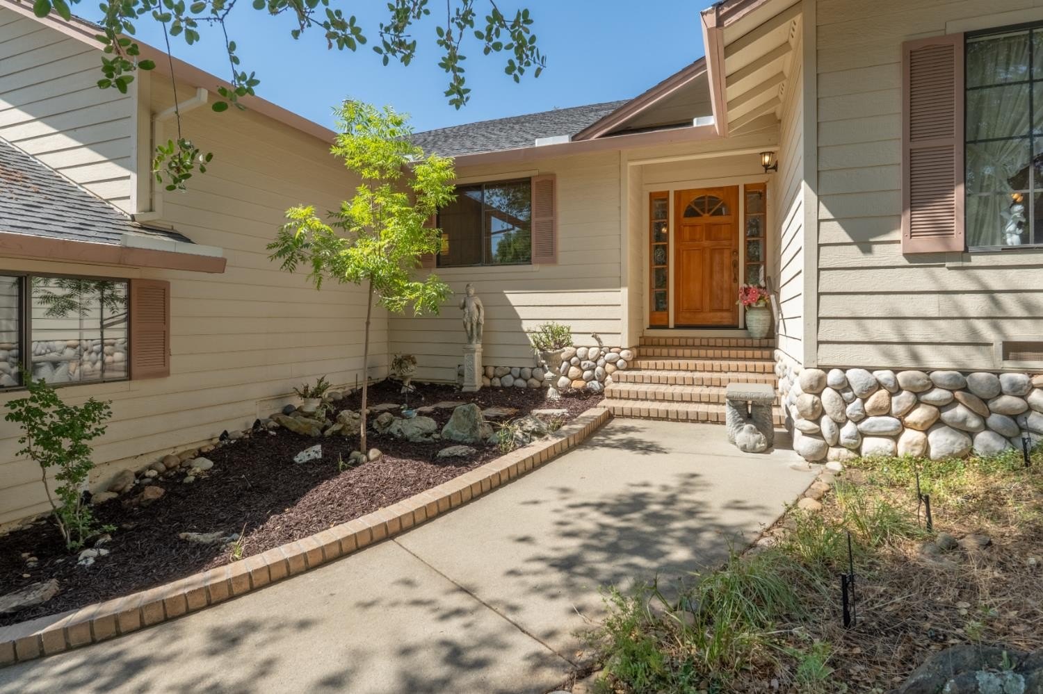 Angels Camp, California, 95222, United States, 3 Bedrooms Bedrooms, ,2 BathroomsBathrooms,Residential,For Sale,1881530