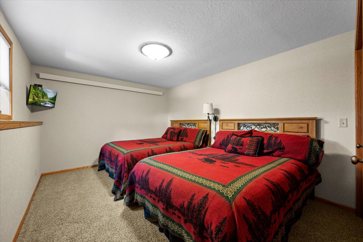 Lead, South Dakota, 57754, United States, 4 Bedrooms Bedrooms, ,3 BathroomsBathrooms,Residential,For Sale,1975195