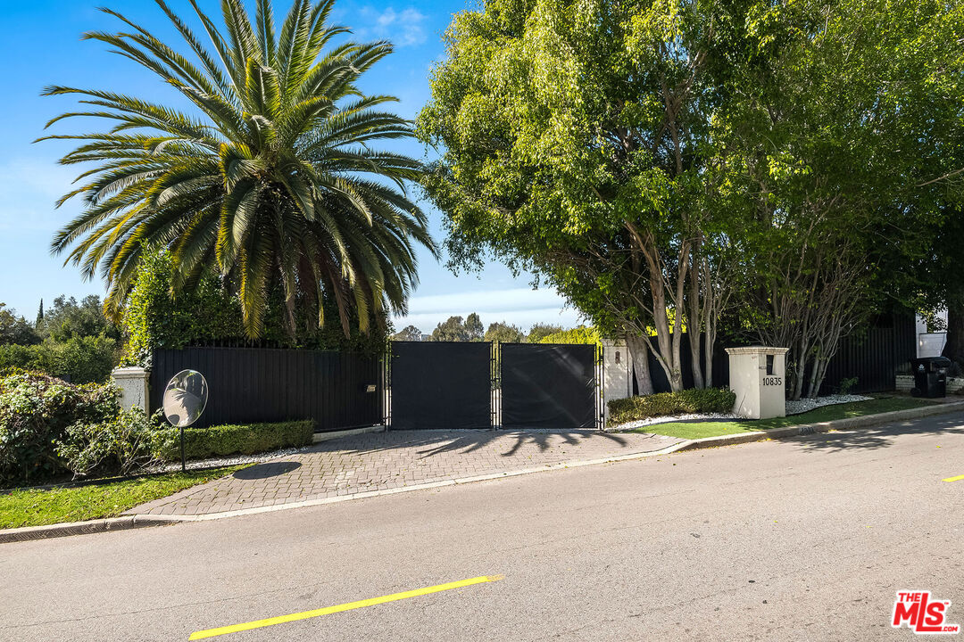 Los Angeles, California, 90077, United States, ,Land,For Sale,1714352